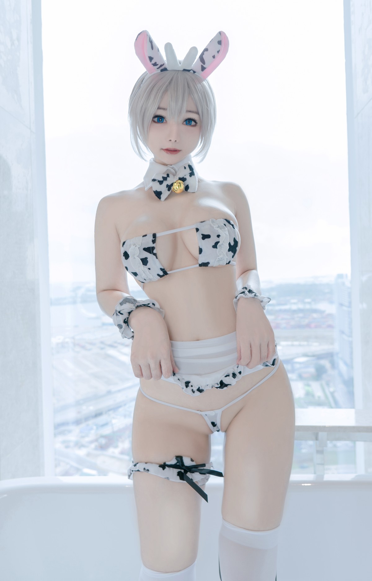 KitKat Cosplay Uzaki Cow Maid