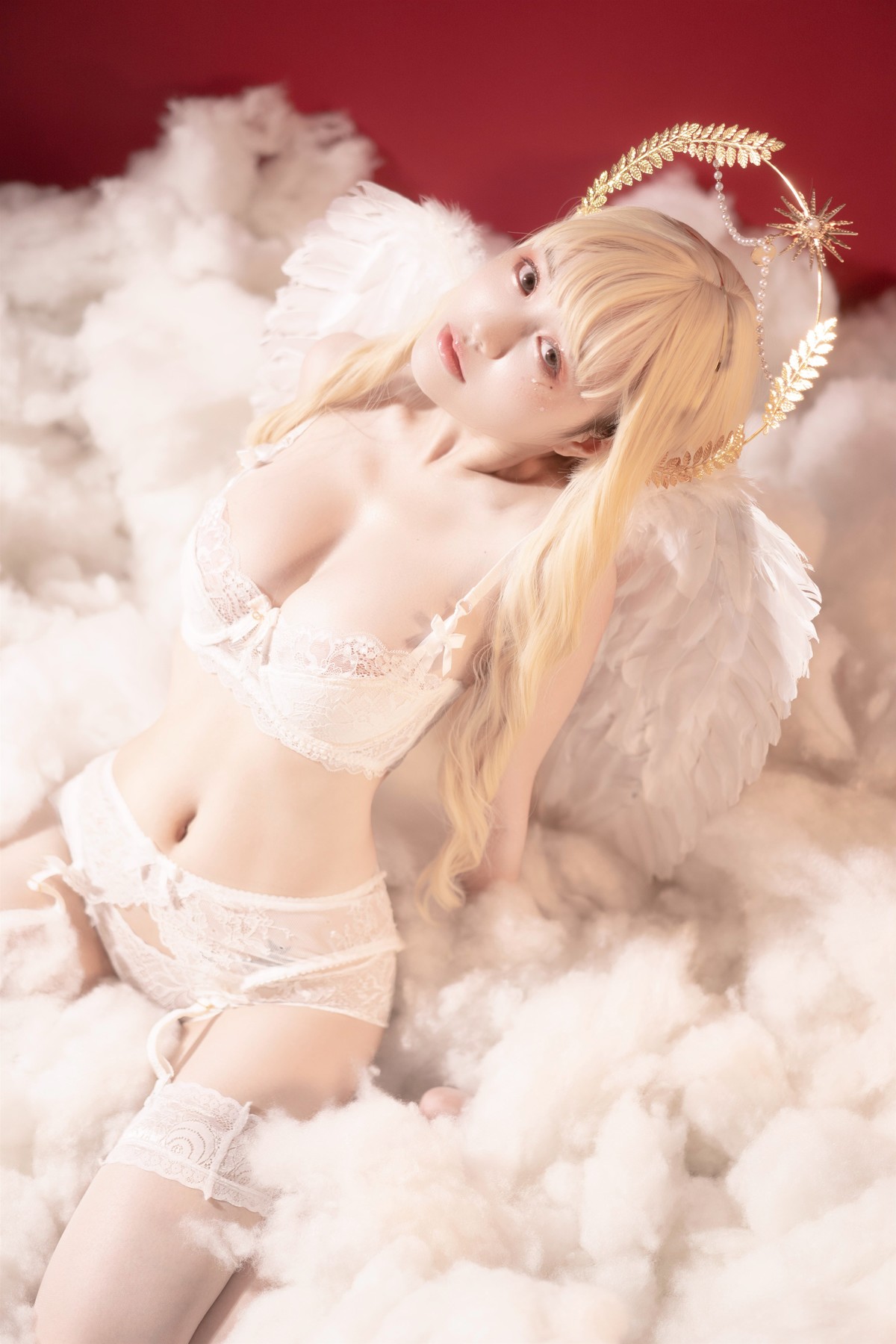 小何同学 Cosplay 尾巴天使