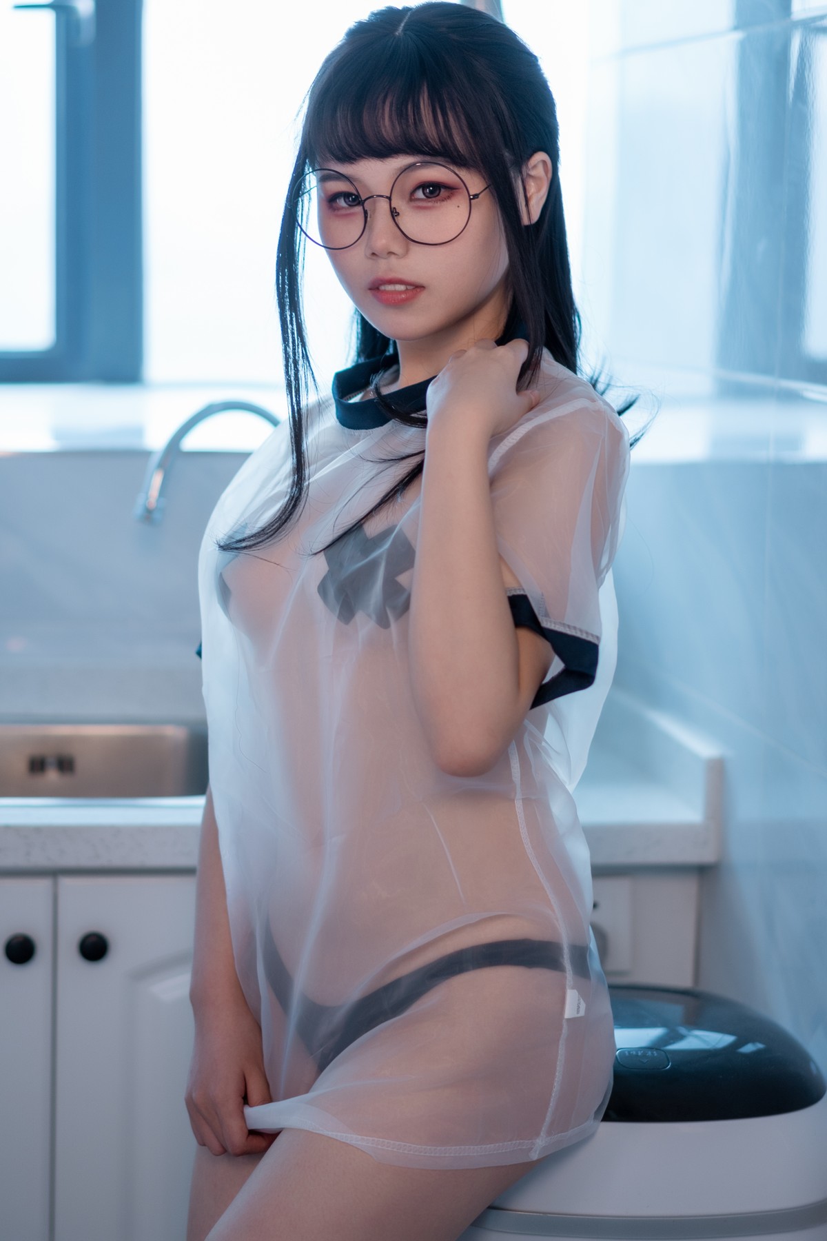 Cosplay 七月喵子 喝酸奶的眼镜娘