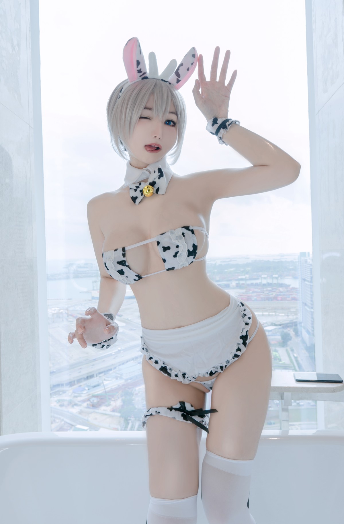KitKat Cosplay Uzaki Cow Maid