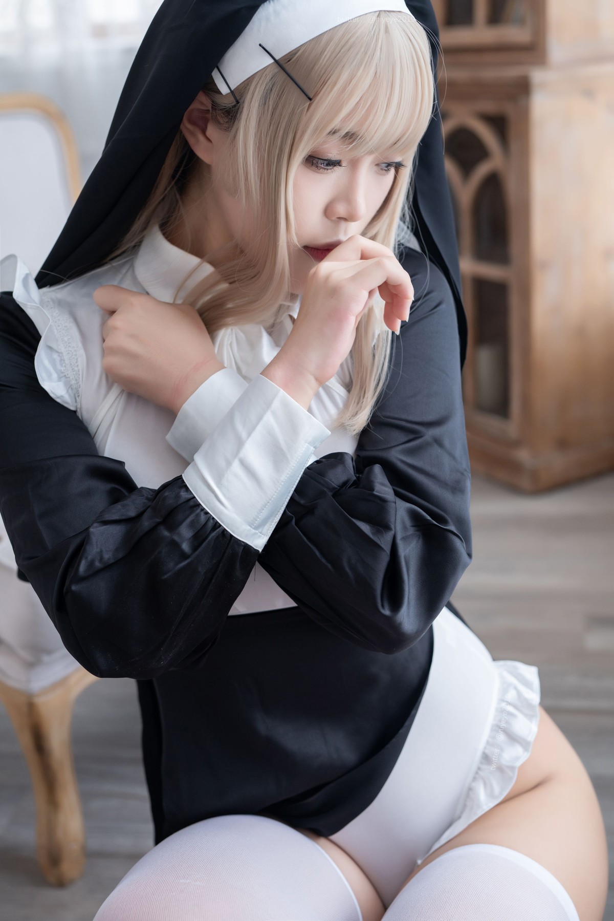 白烨 Cosplay 禁x欲修女