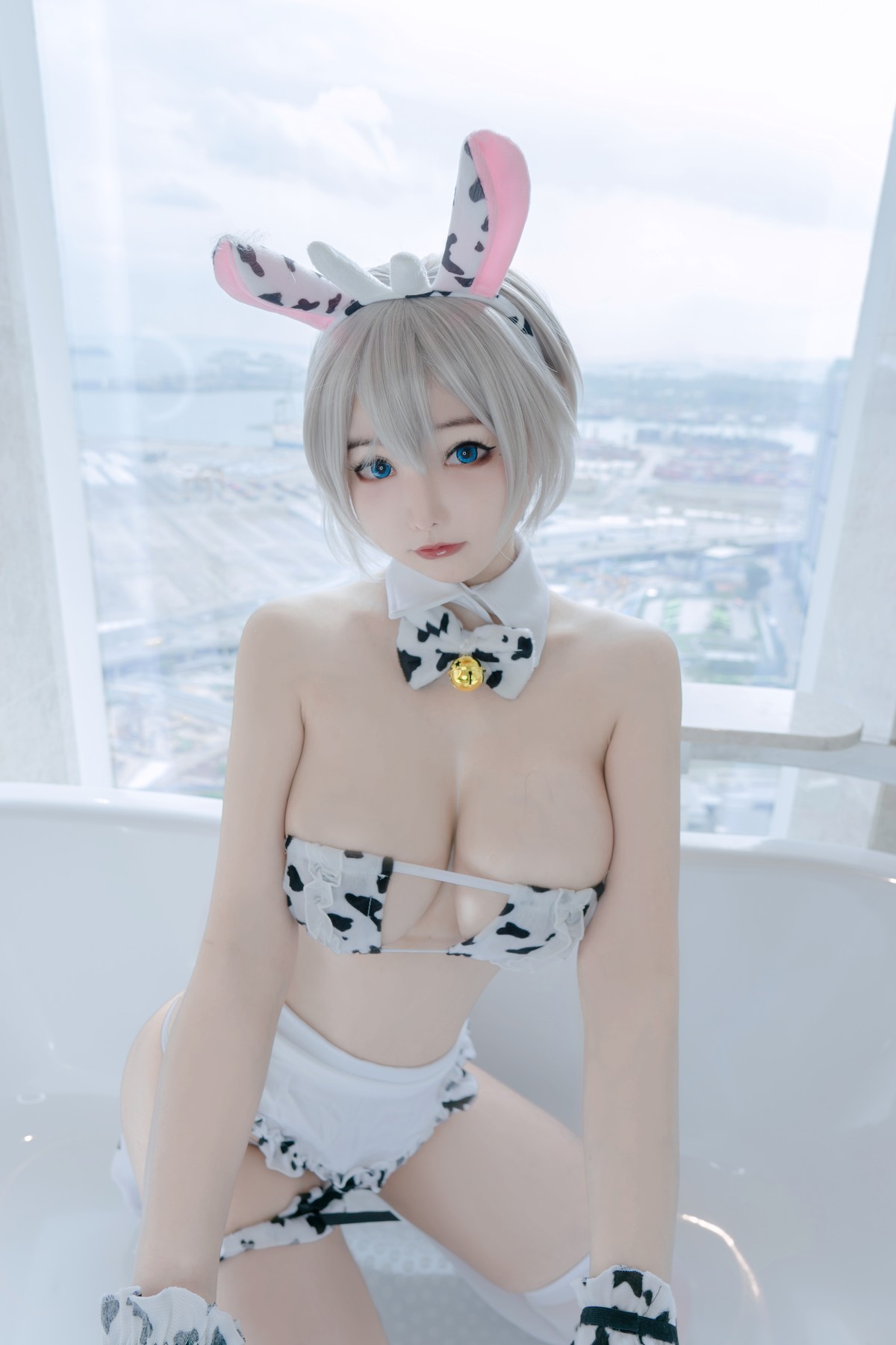 KitKat Cosplay Uzaki Cow Maid