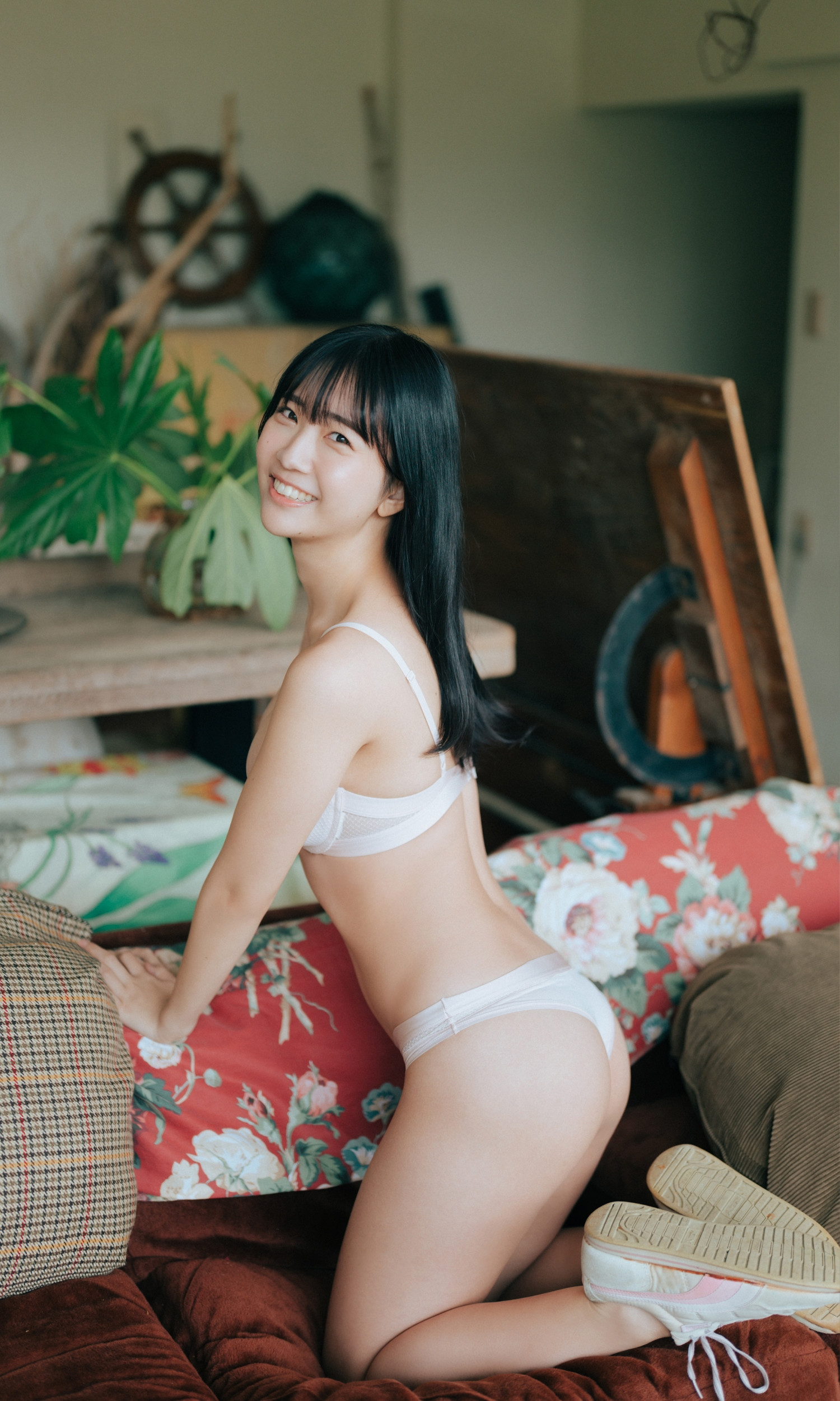 Amau Kisumi 天羽希純, 週プレ Photo Book 「待ちきれない」 Set.02