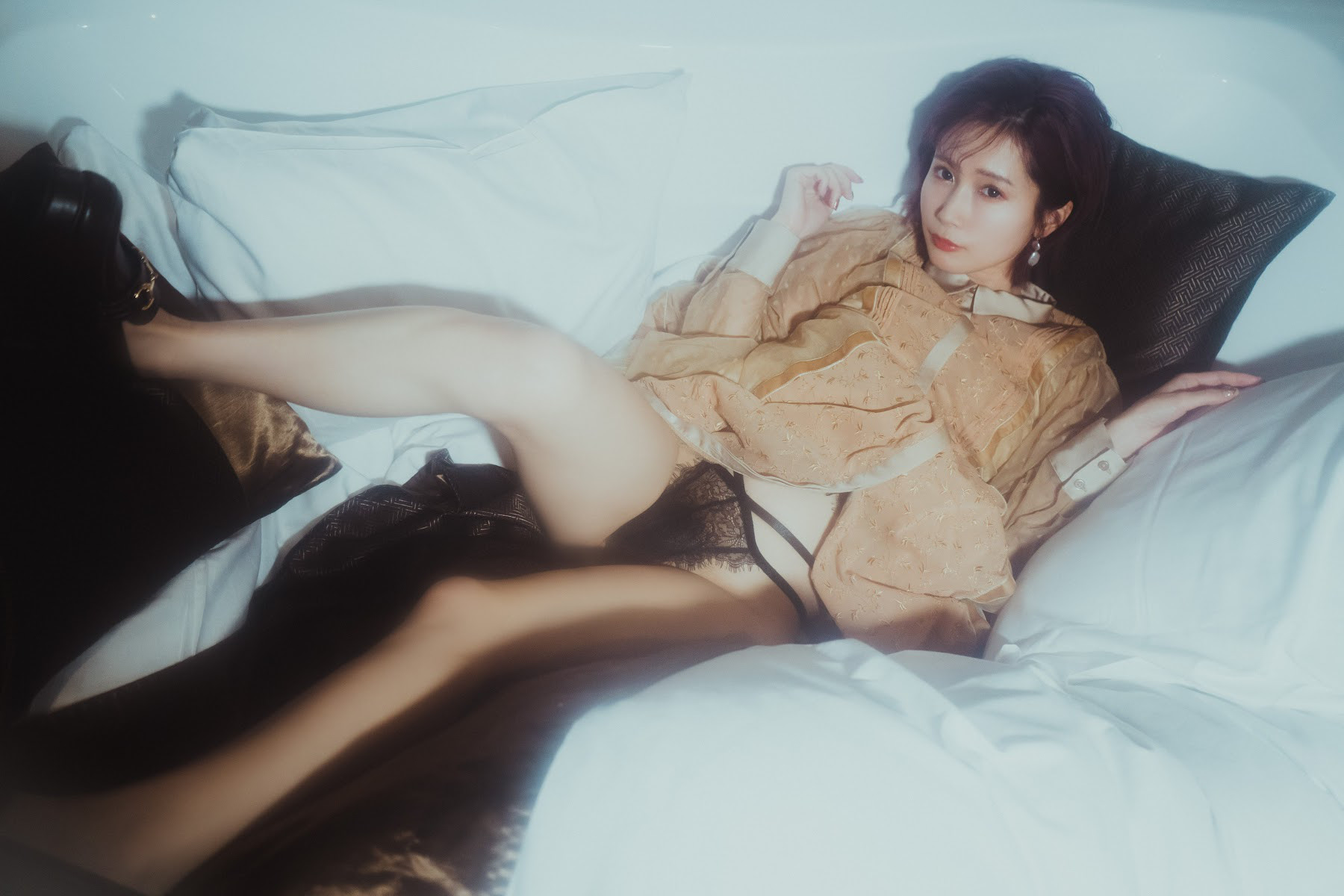 Minami Kojima 小島みなみ, 写真集 #Escape Set.04