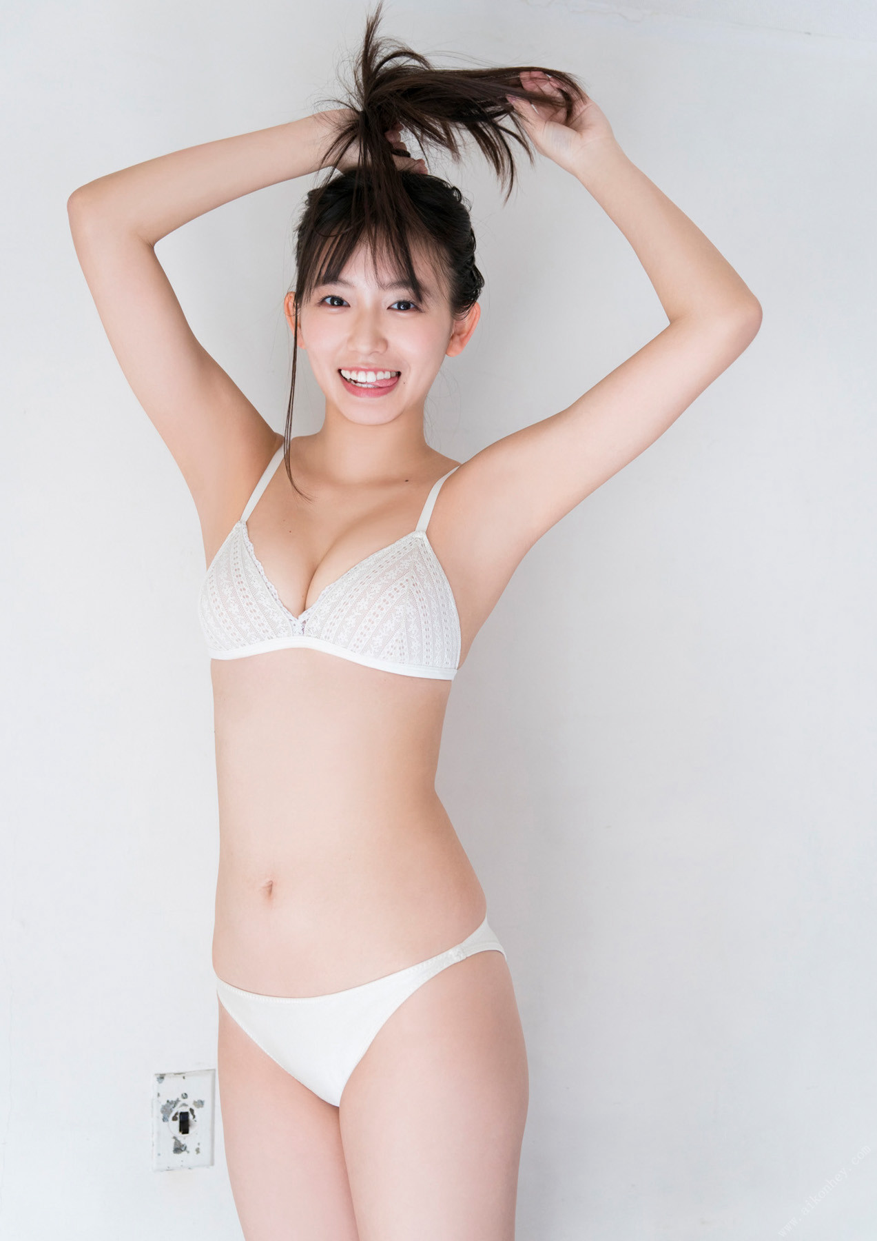Nene Shida 志田音々, BOMBデジタル写真集 『おねえちゃんの休日』 Set.02