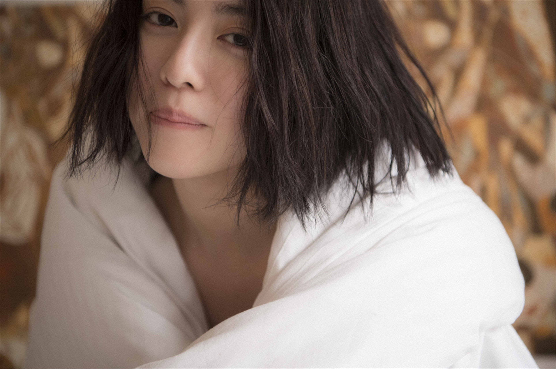 Ayaka Miyoshi 三吉彩花, デジタル写真集 「空をこえて」 Set.01