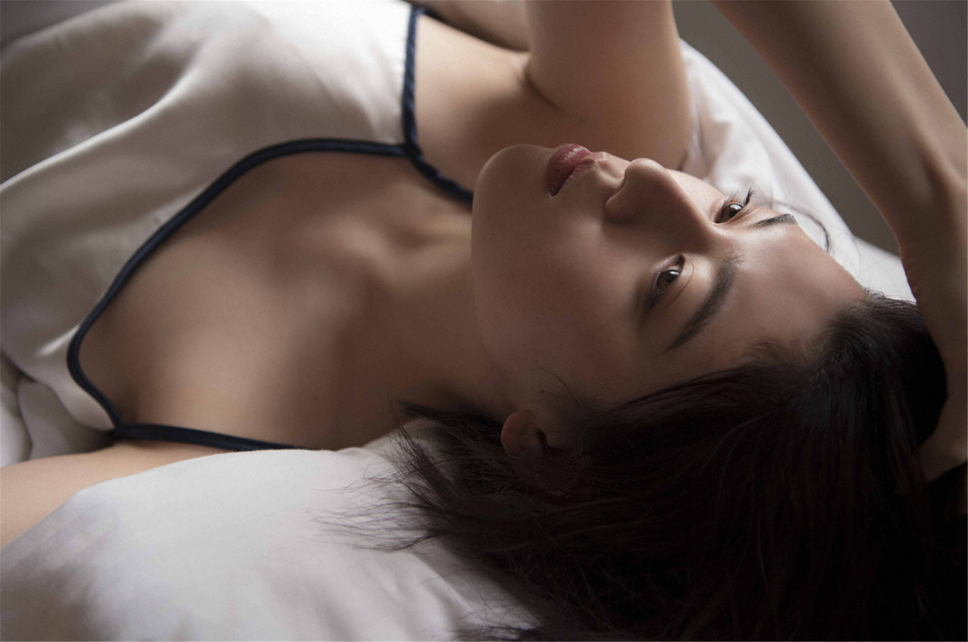 Ayaka Miyoshi 三吉彩花, デジタル写真集 「空をこえて」 Set.01