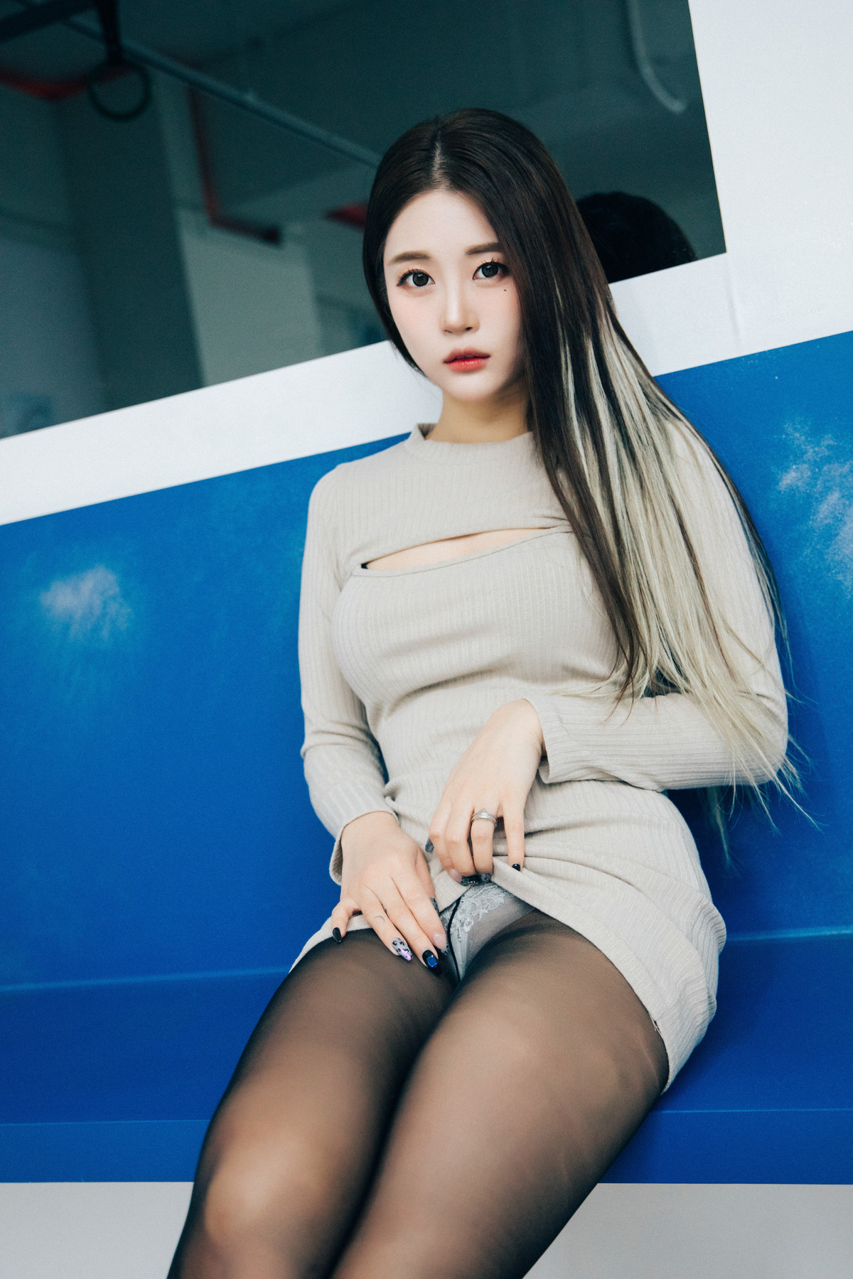 Jeong Bomi 정보미, [Loozy] Bondage Subway Set.01