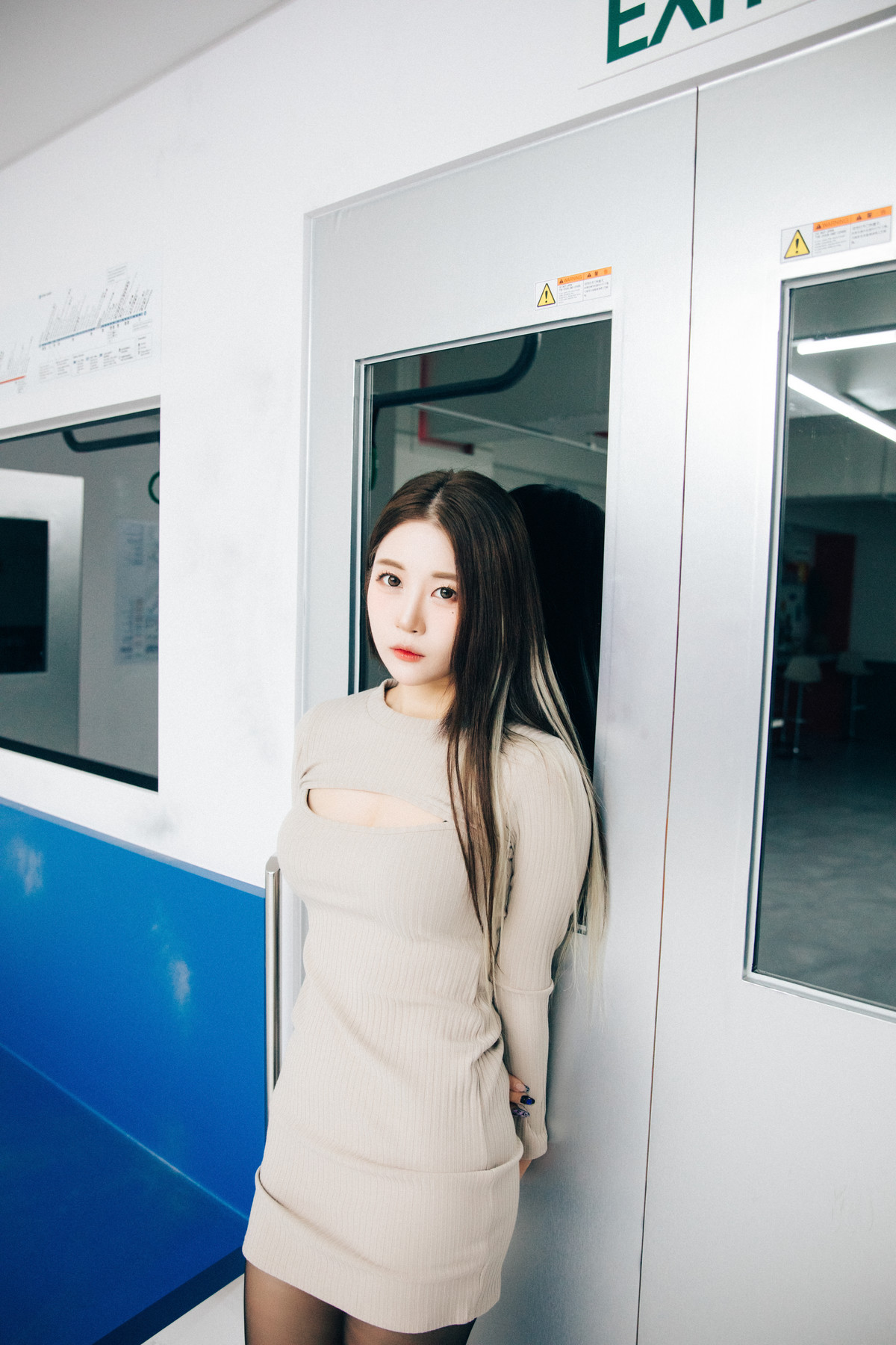 Jeong Bomi 정보미, [Loozy] Bondage Subway Set.01