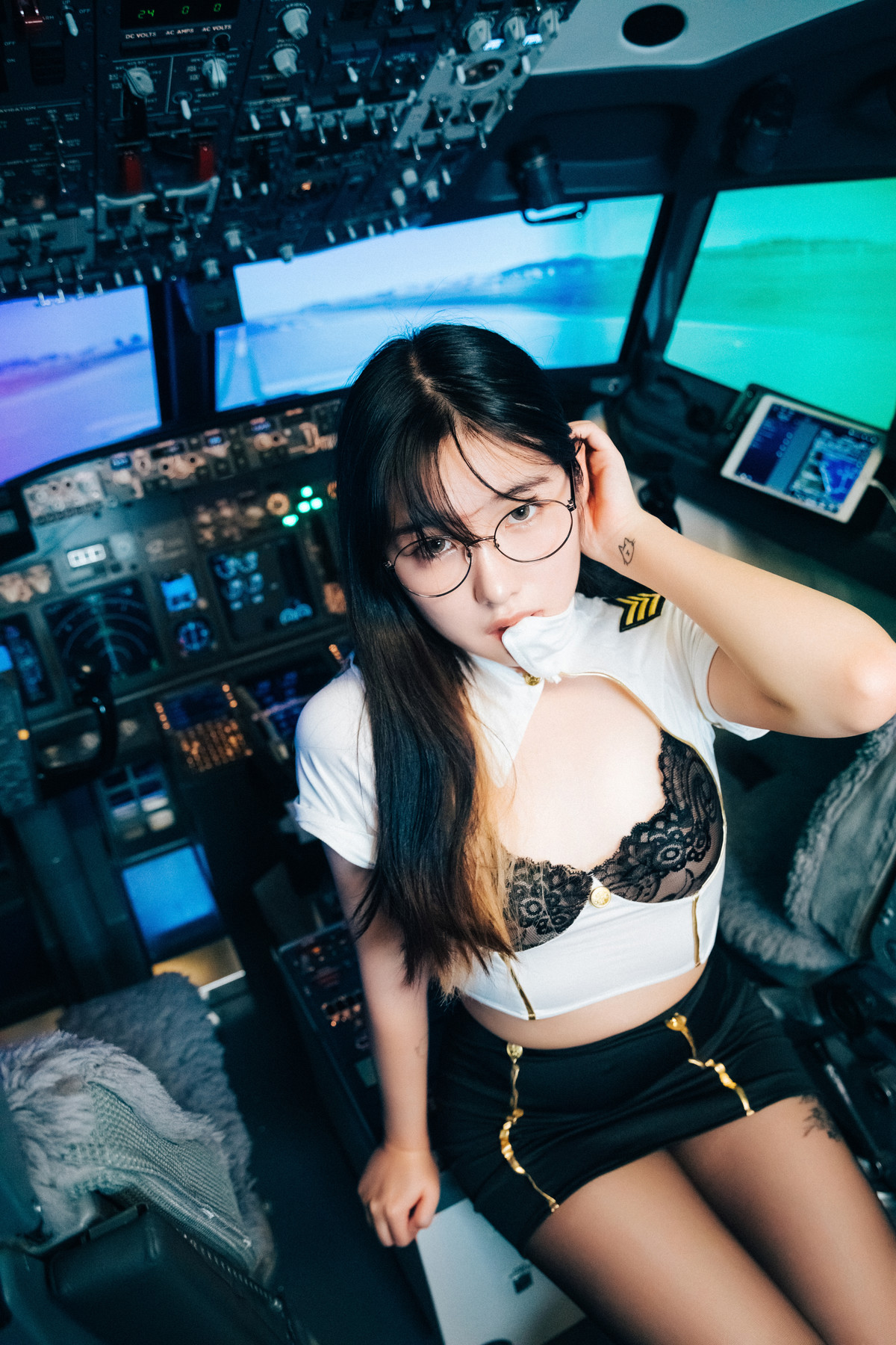 Sonson 손손, [Loozy] Night Flight Set.02
