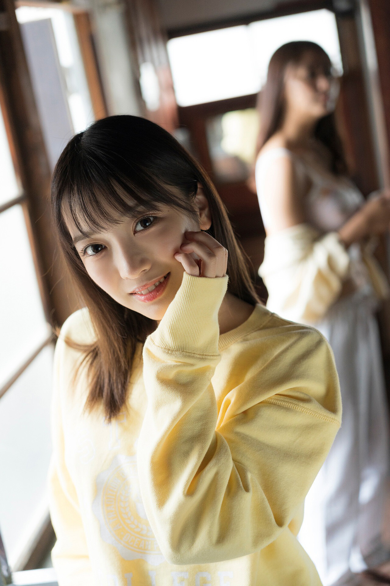 Akane Yoshizawa 吉沢朱音, FLASHデジタル写真集　「TRIANGLE LOVE－朱音の場合」 Set.01