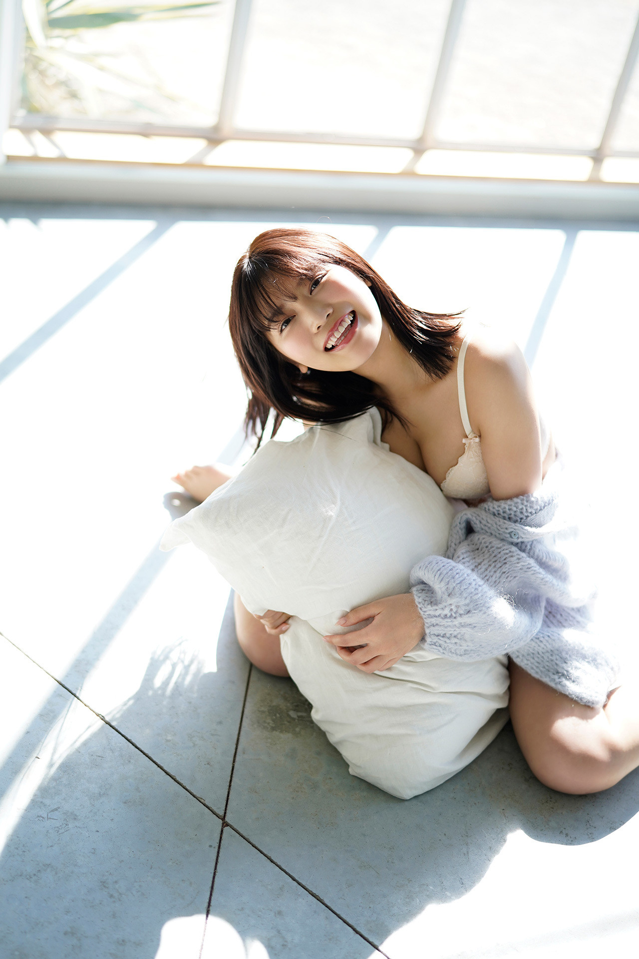 Reona Matsushita 松下玲緒菜, FLASHデジタル写真集　「素肌で、旅立ち」 Set.01