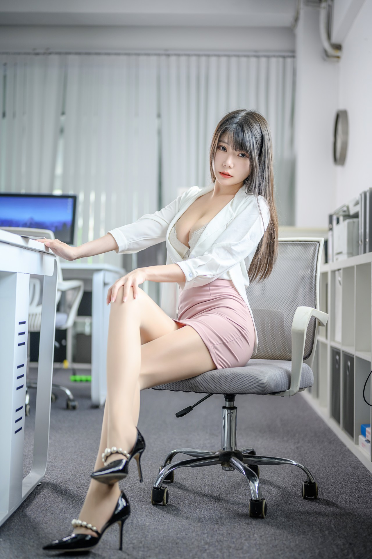 Cosplay 香草喵露露 忙露的职场 粉白裙子