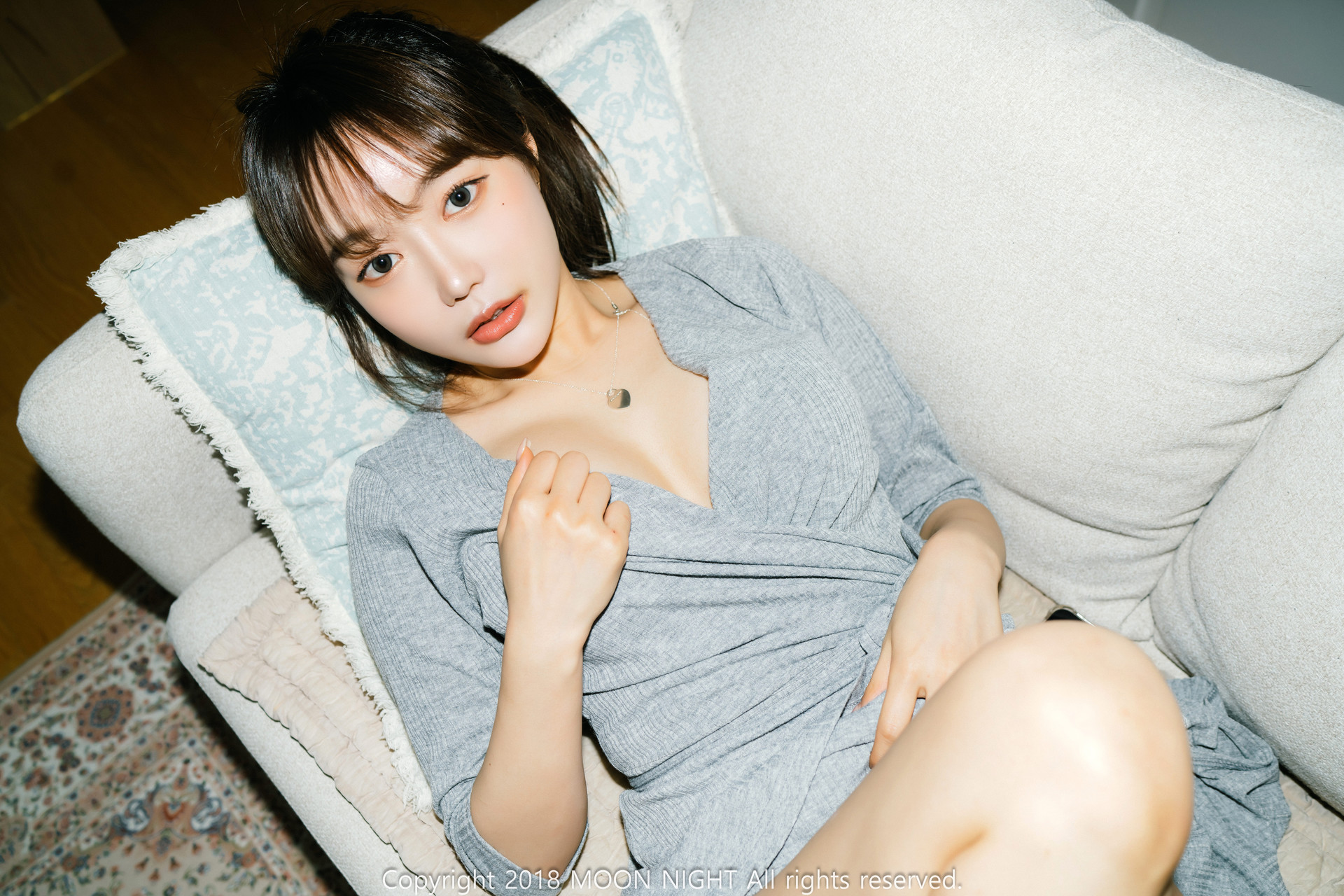 Mona 모나, Jucy 쥬시, [Moon Night Snap] Loveholic Vol.2