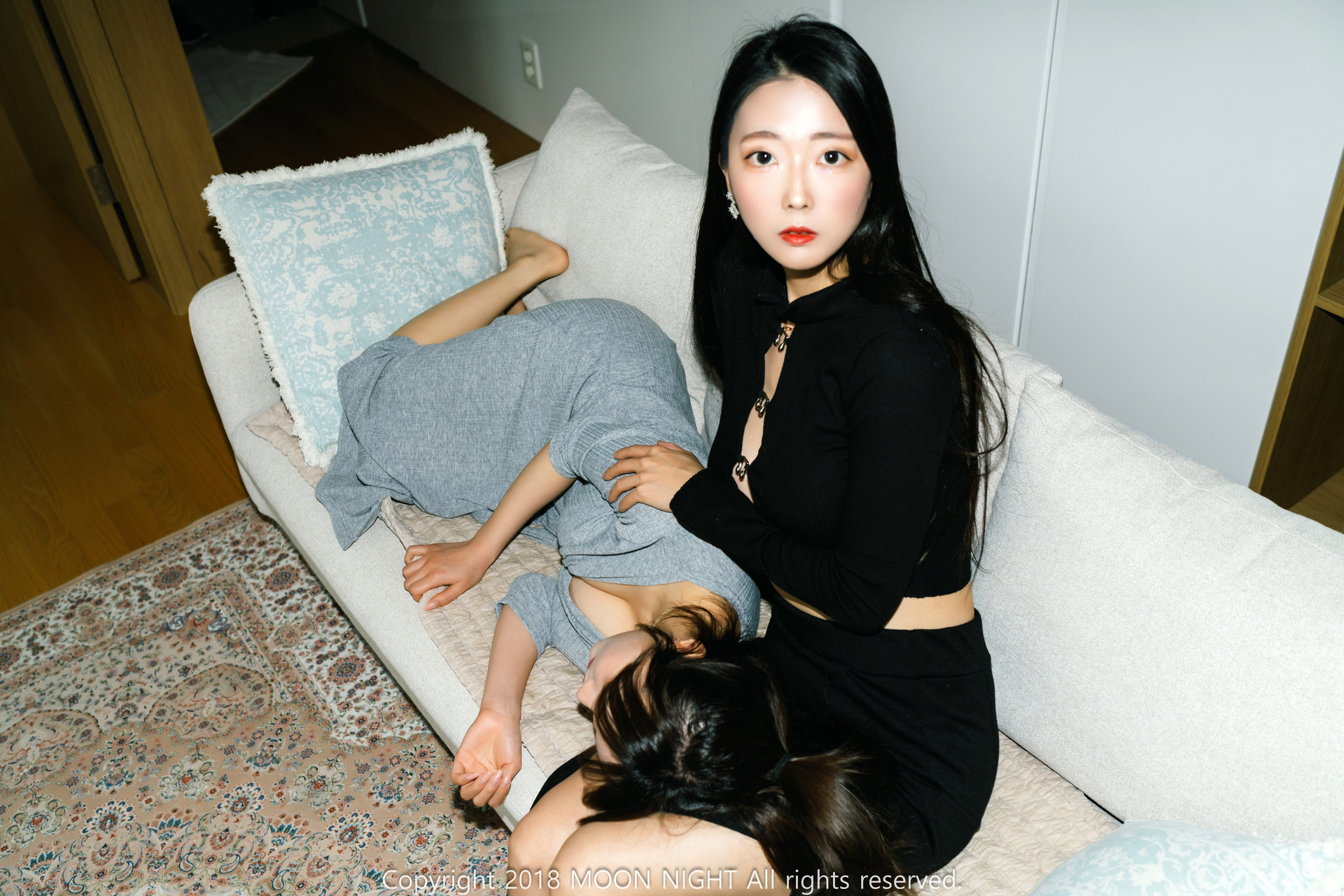 Mona 모나, Jucy 쥬시, [Moon Night Snap] Loveholic Vol.2