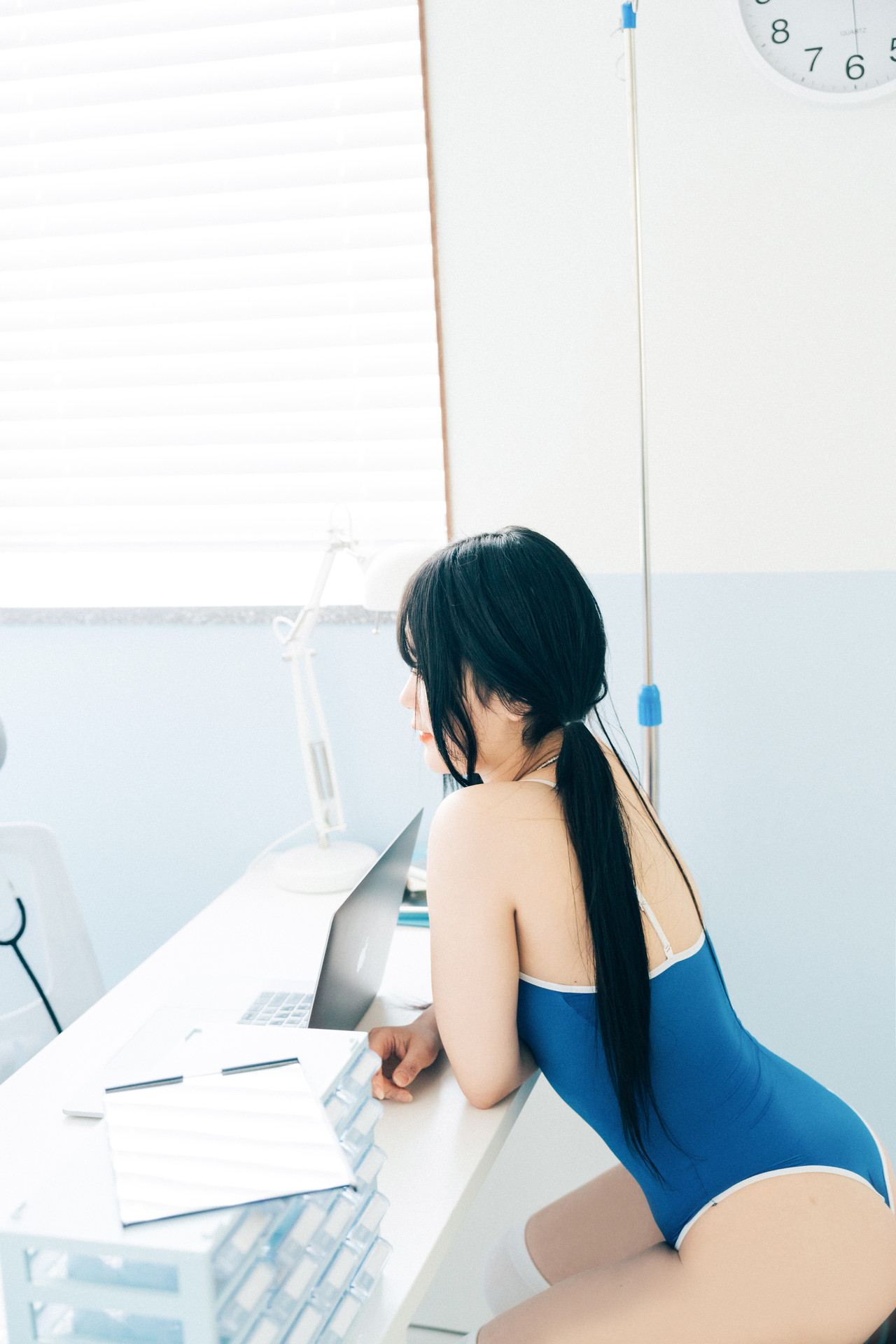 Sonson 손손, ZIA.Kwon 권지아, [Loozy] Bitch Academy Set.01