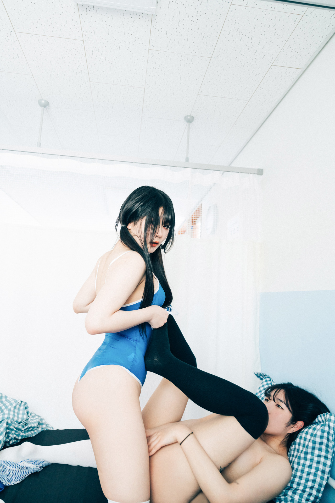 Sonson 손손, ZIA.Kwon 권지아, [Loozy] Bitch Academy Set.03