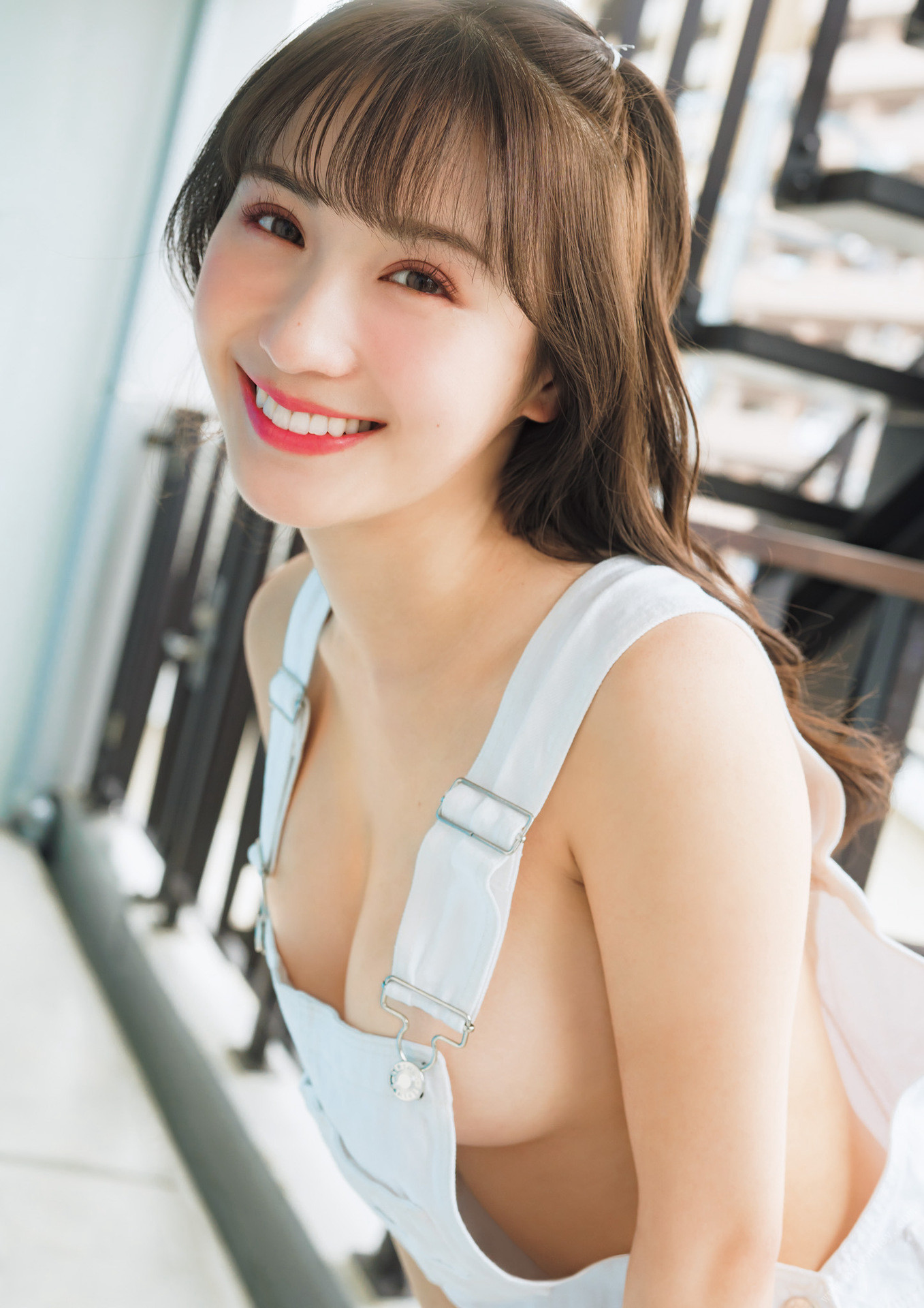 Ema Ito 伊藤愛真, 1st写真集 電子特典付き 「soleil-ソレイユ-」 Set.01