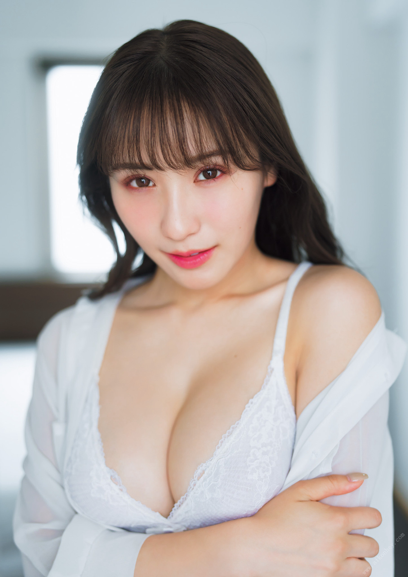 Ema Ito 伊藤愛真, 1st写真集 電子特典付き 「soleil-ソレイユ-」 Set.03