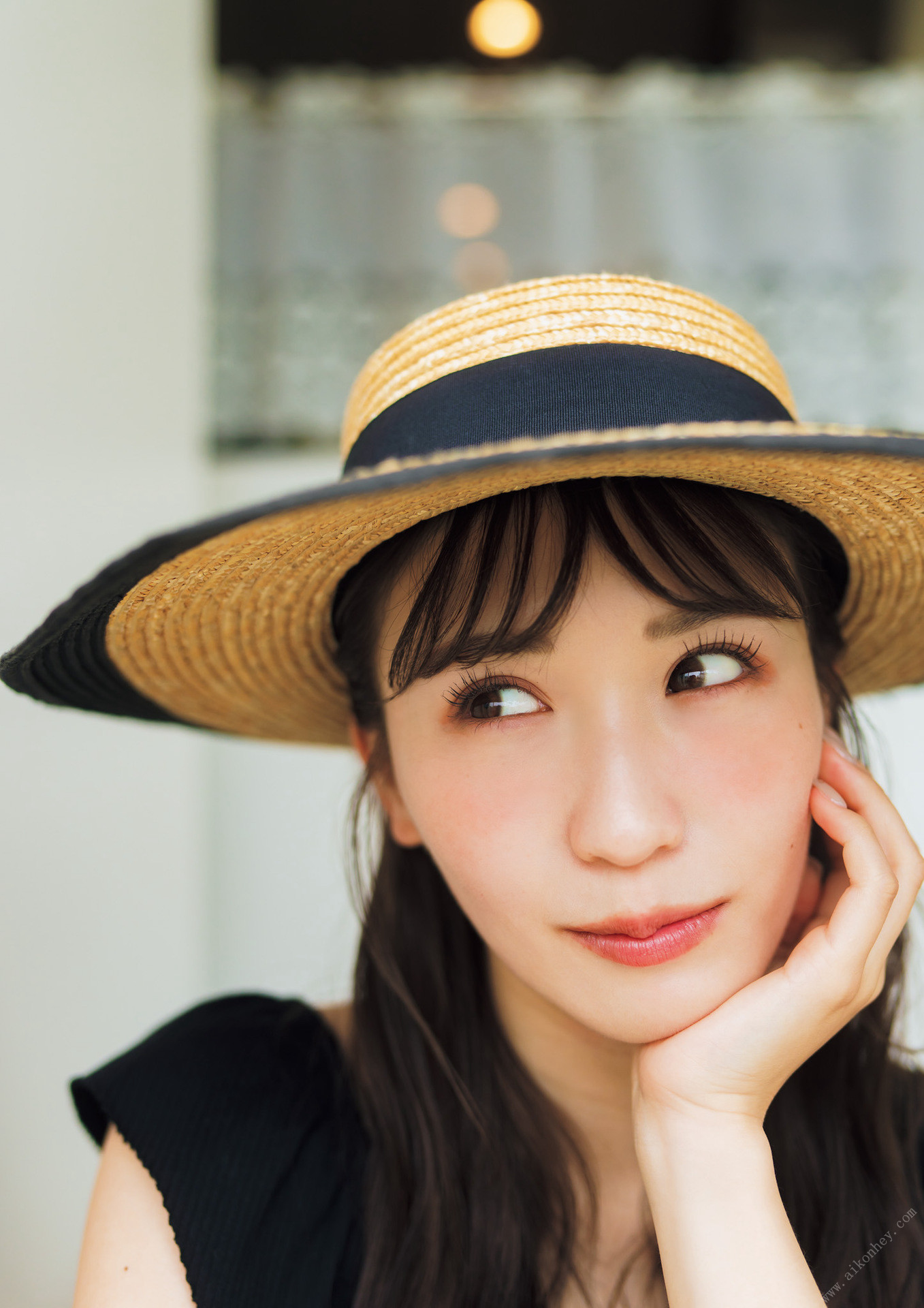 Ema Ito 伊藤愛真, 1st写真集 電子特典付き 「soleil-ソレイユ-」 Set.05