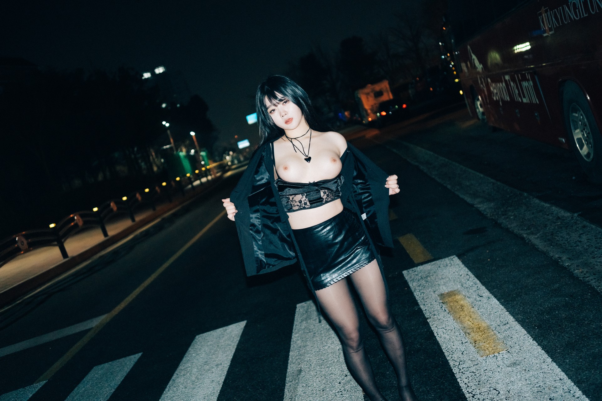 ZIA.Kwon 권지아, [Loozy] XXX At Night Road Set.01