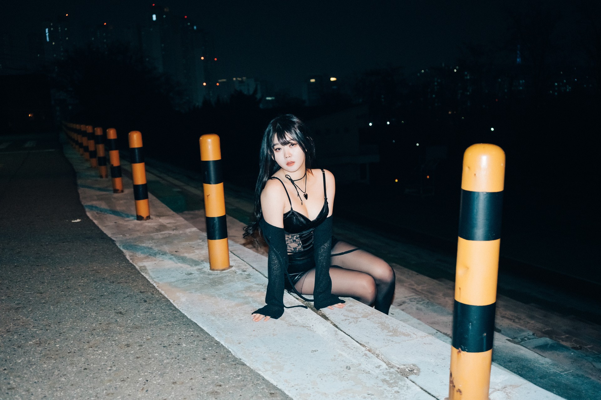 ZIA.Kwon 권지아, [Loozy] XXX At Night Road Set.01