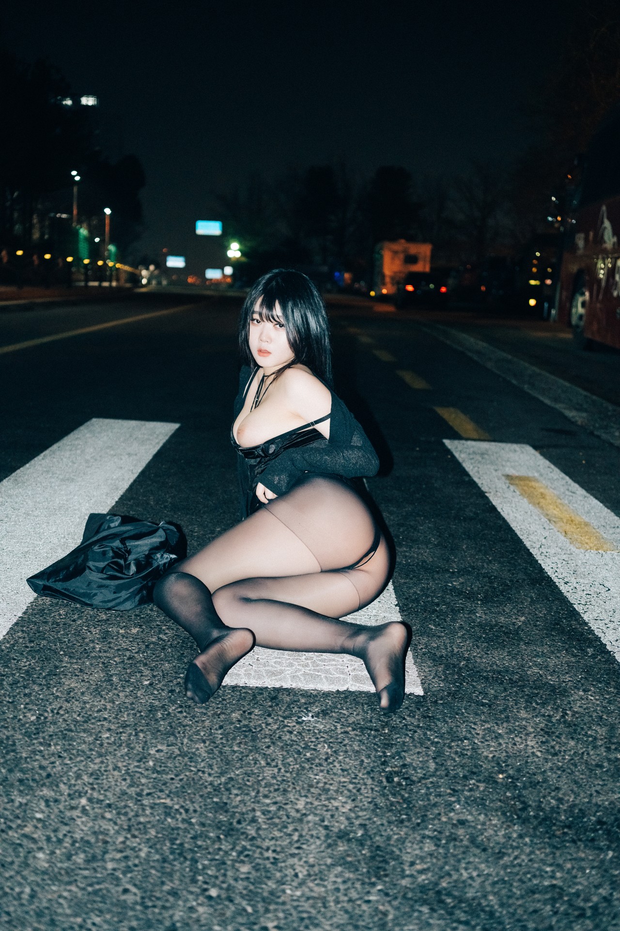 ZIA.Kwon 권지아, [Loozy] XXX At Night Road Set.01
