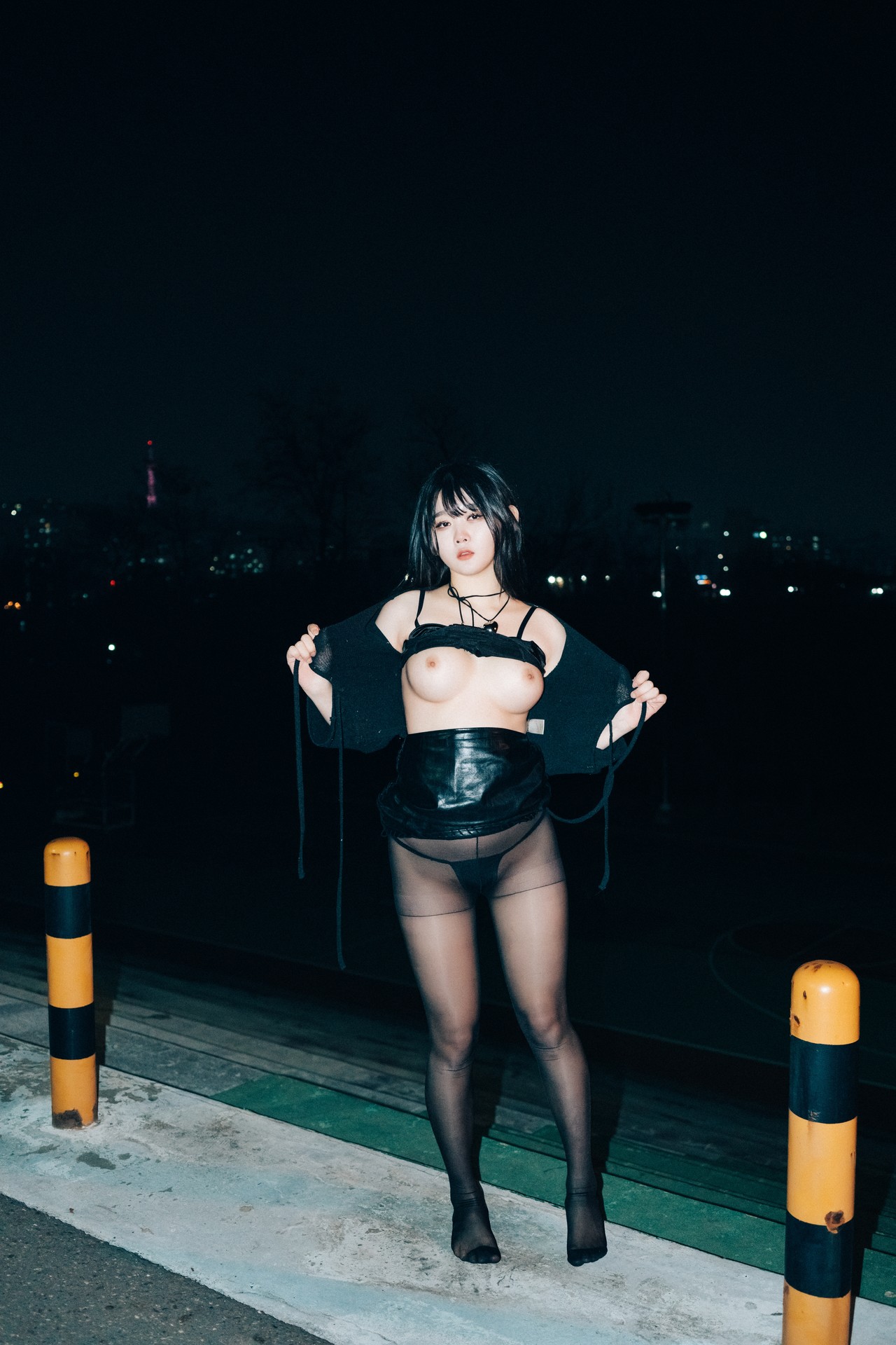 ZIA.Kwon 권지아, [Loozy] XXX At Night Road Set.01