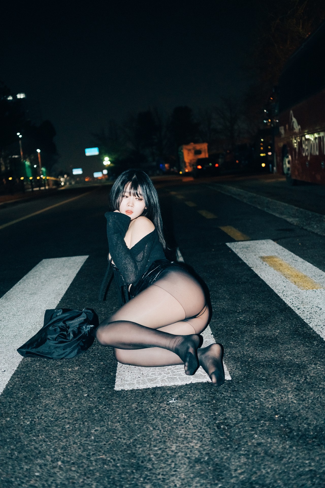 ZIA.Kwon 권지아, [Loozy] XXX At Night Road Set.01