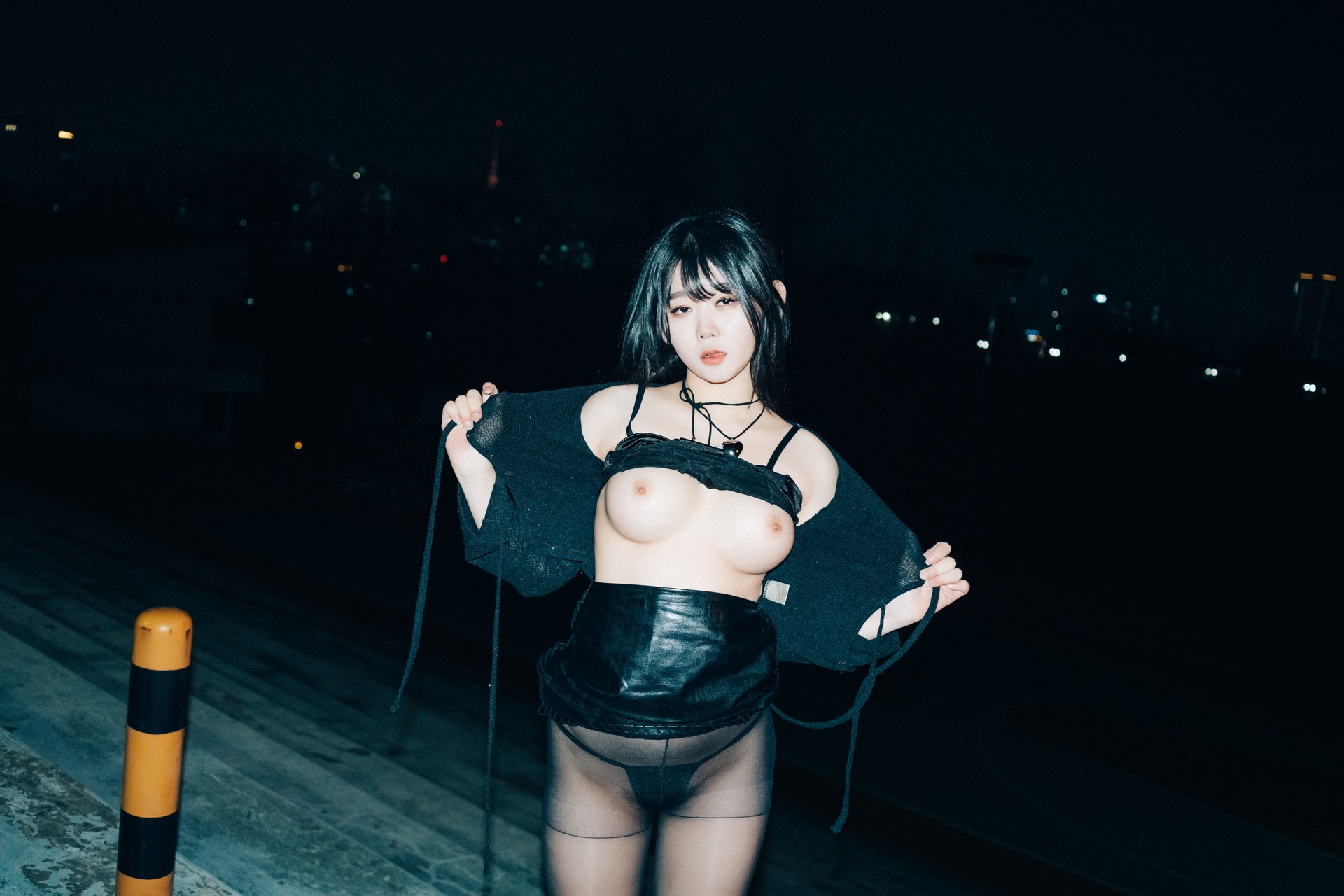 ZIA.Kwon 권지아, [Loozy] XXX At Night Road Set.01