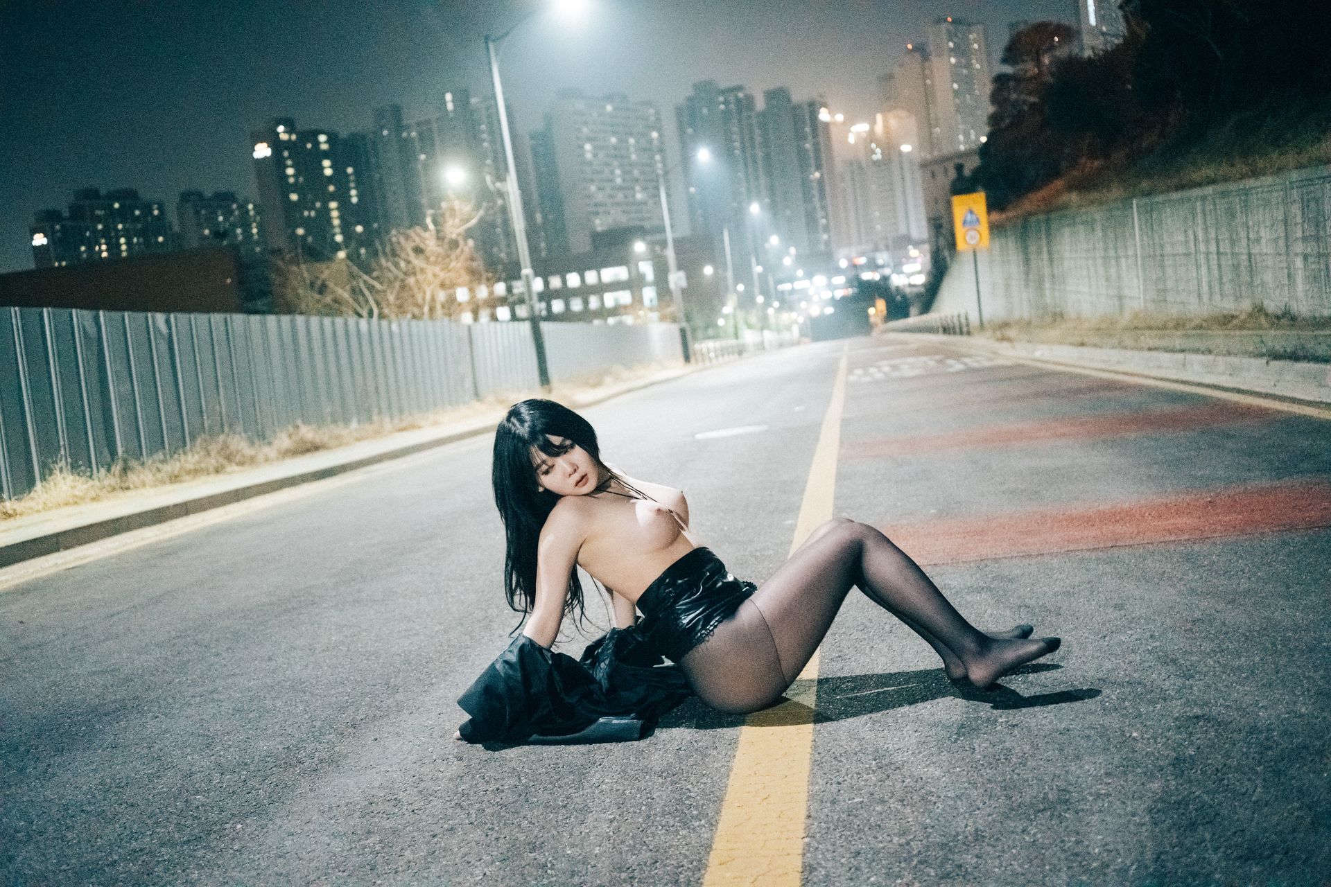 ZIA.Kwon 권지아, [Loozy] XXX At Night Road Set.01