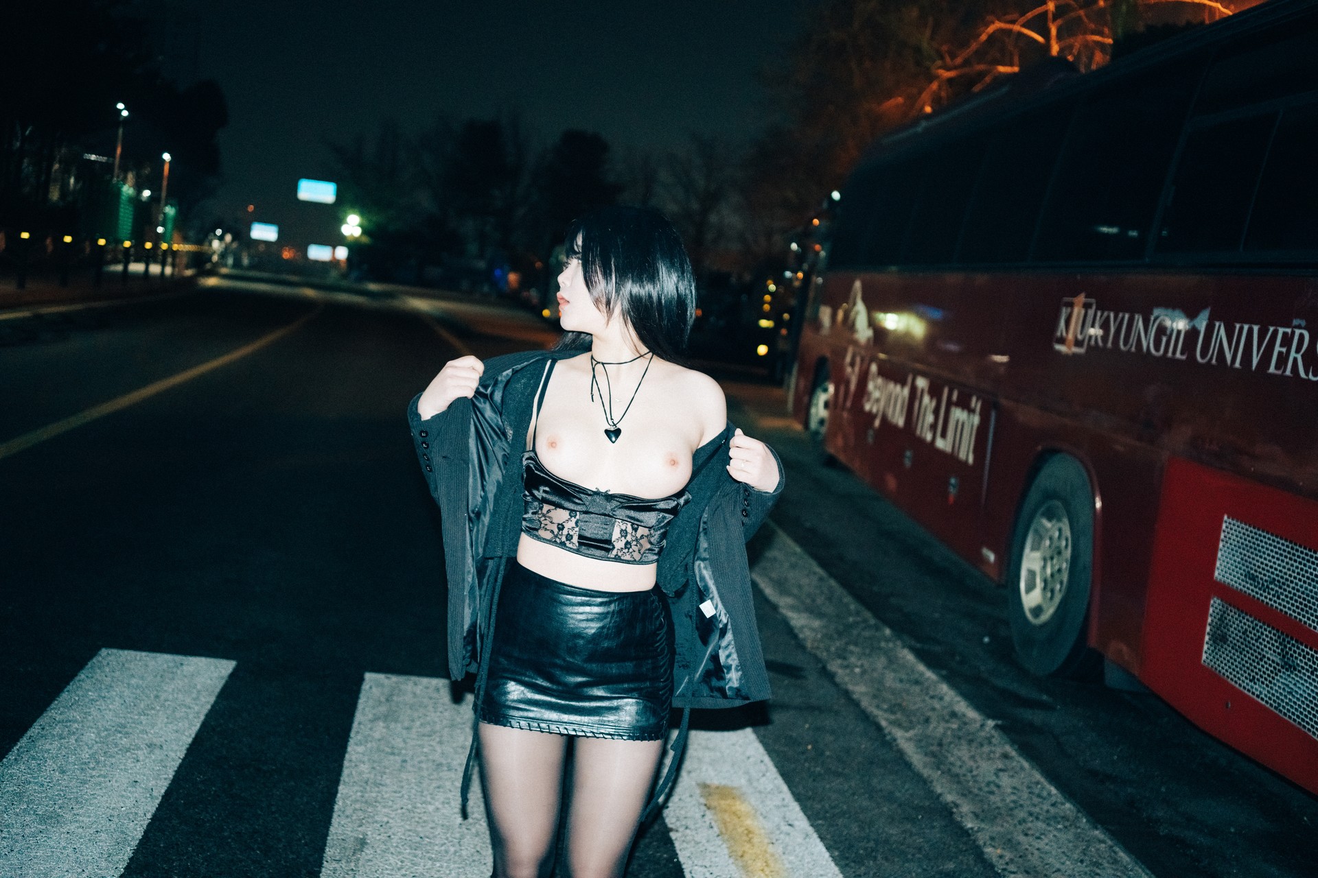 ZIA.Kwon 권지아, [Loozy] XXX At Night Road Set.01