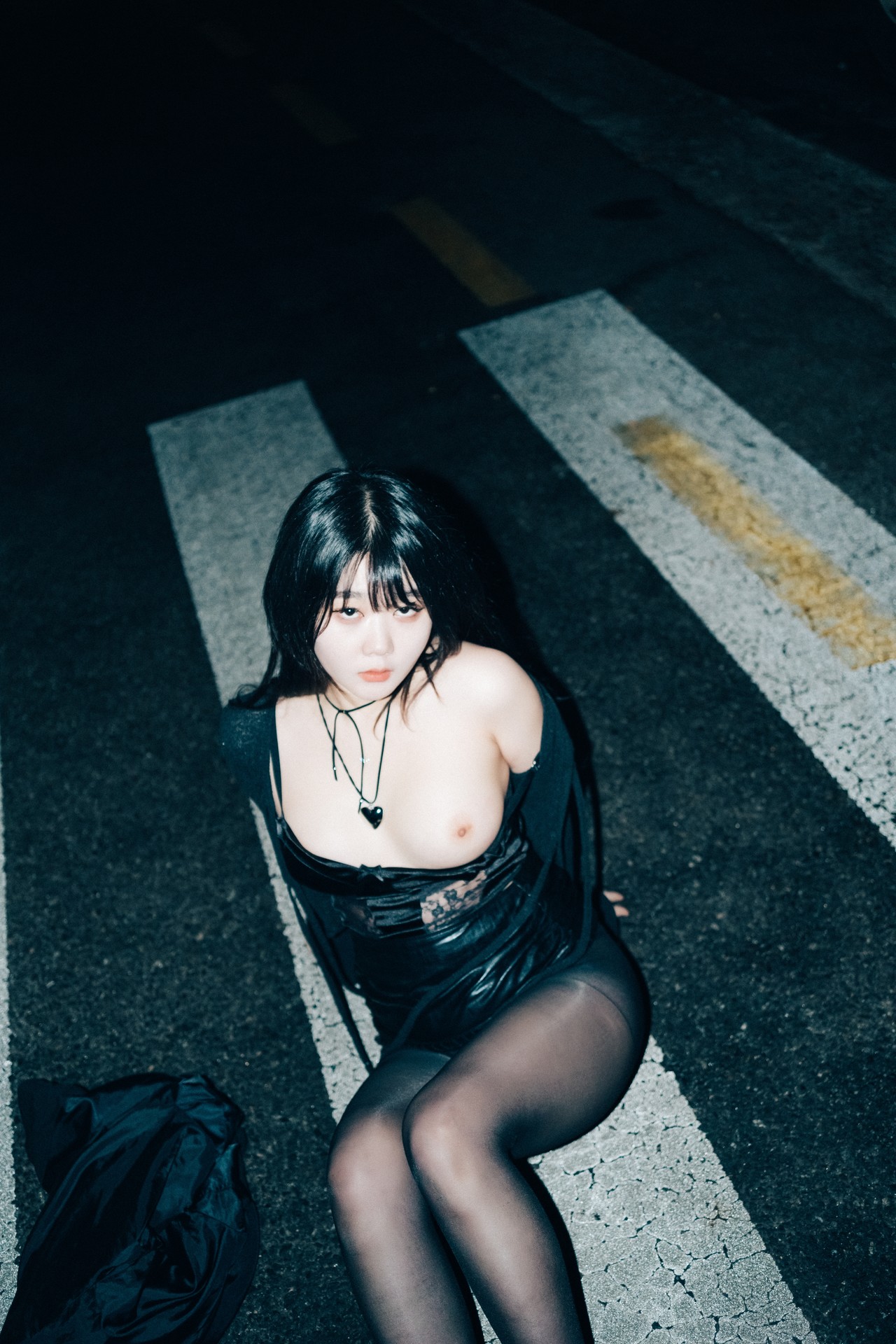ZIA.Kwon 권지아, [Loozy] XXX At Night Road Set.01