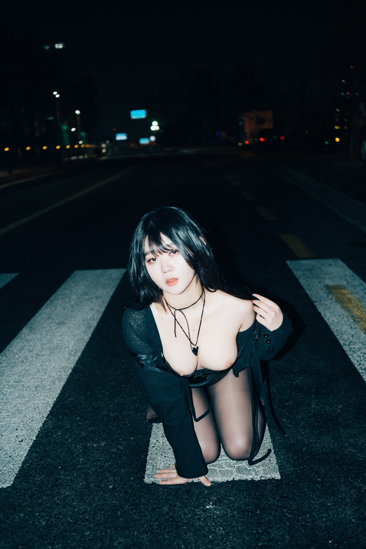 ZIA.Kwon 권지아, [Loozy] XXX At Night Road Set.01