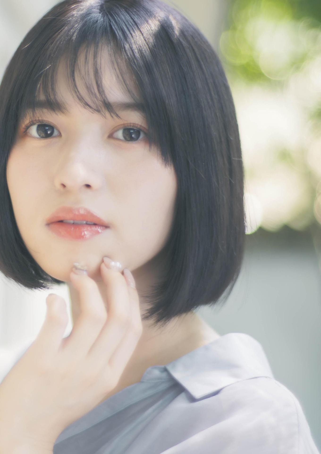 Arai Shiika 新井椎夏, 1st写真集 「うれしいな」 Set.01