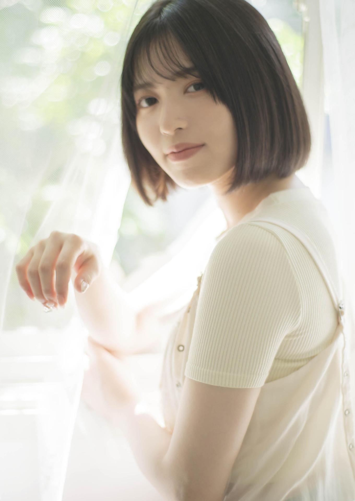 Arai Shiika 新井椎夏, 1st写真集 「うれしいな」 Set.01