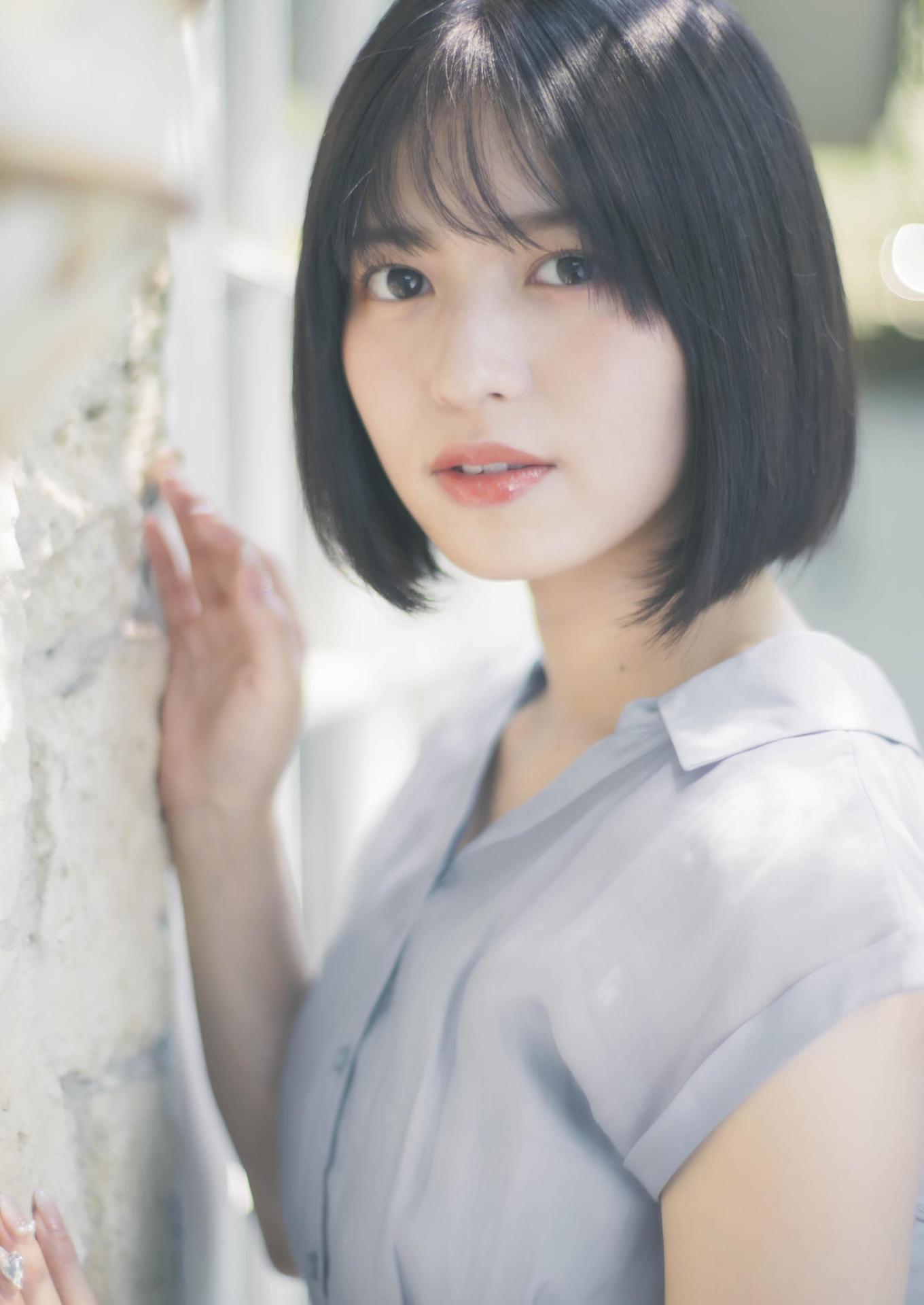 Arai Shiika 新井椎夏, 1st写真集 「うれしいな」 Set.01