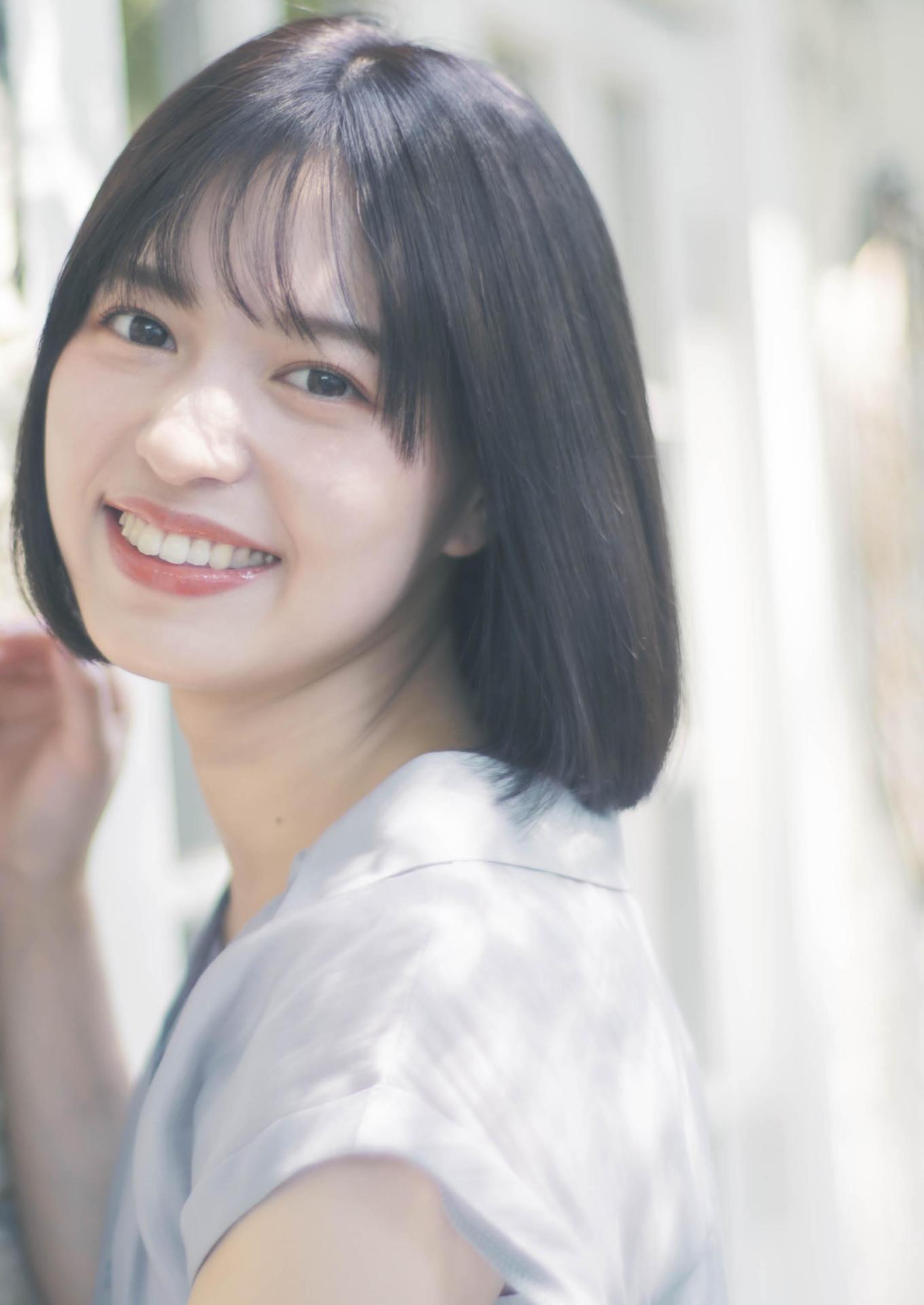 Arai Shiika 新井椎夏, 1st写真集 「うれしいな」 Set.01