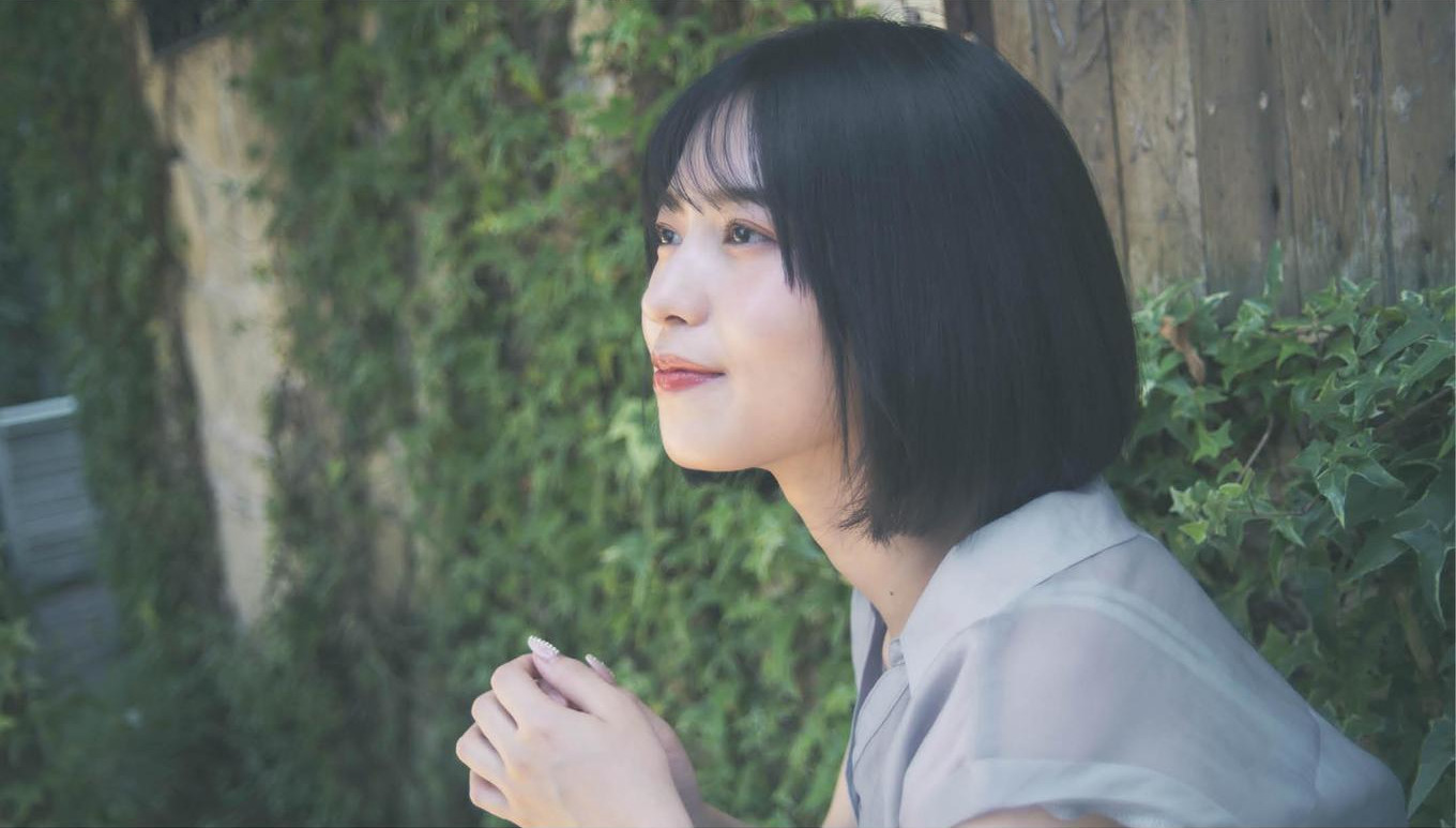 Arai Shiika 新井椎夏, 1st写真集 「うれしいな」 Set.01