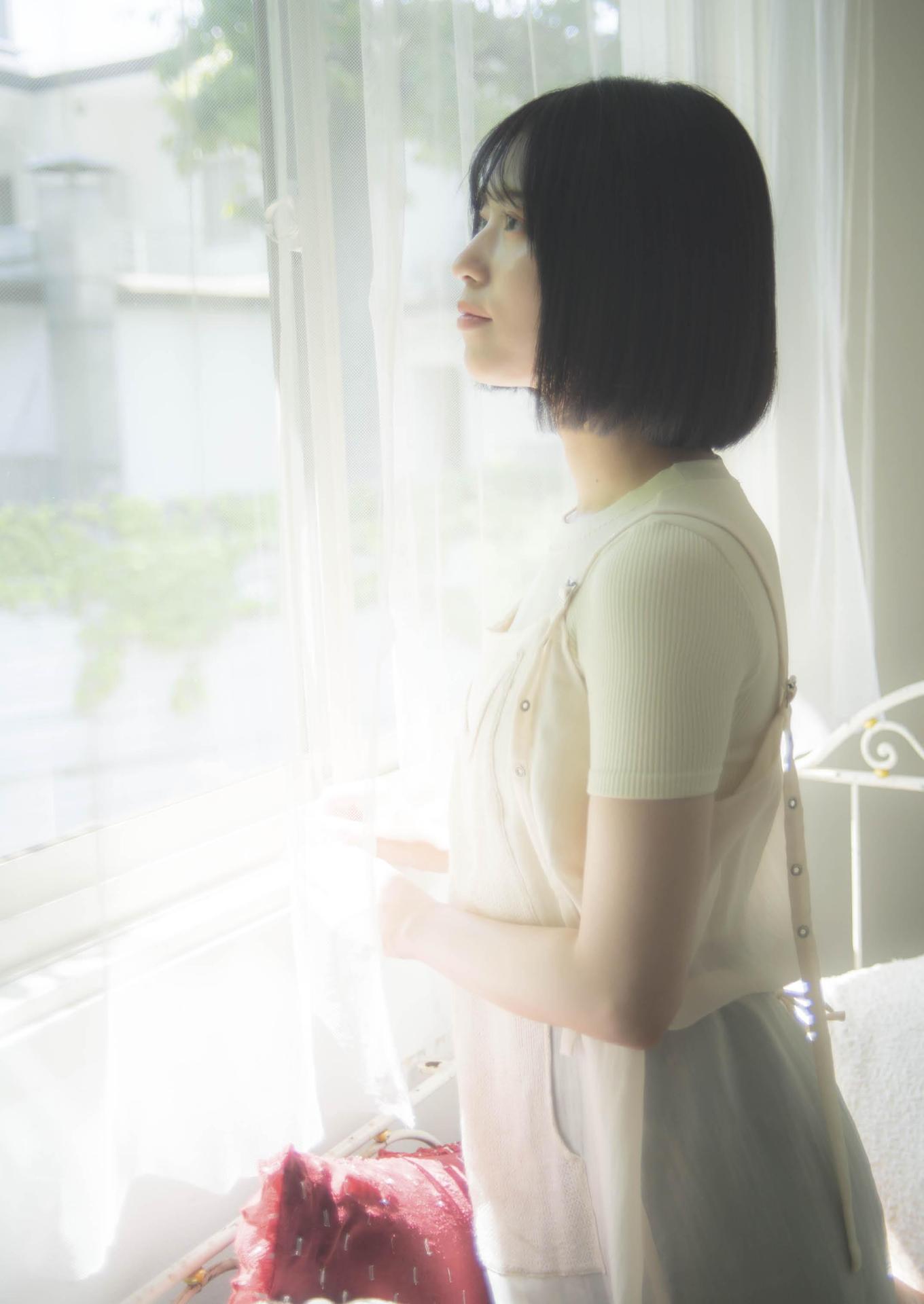Arai Shiika 新井椎夏, 1st写真集 「うれしいな」 Set.01