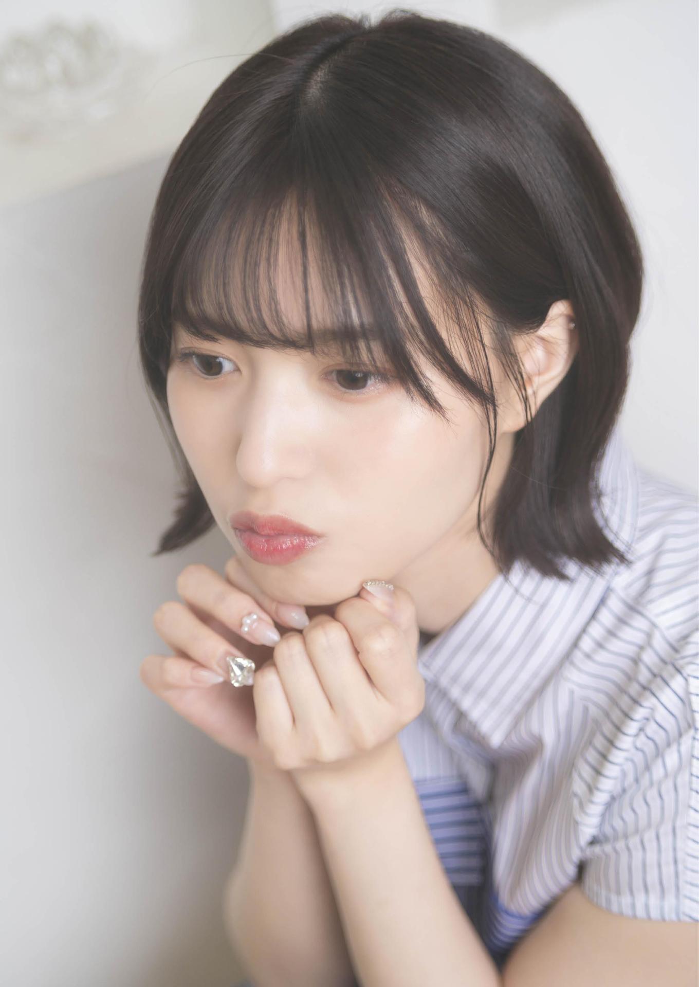 Arai Shiika 新井椎夏, 1st写真集 「うれしいな」 Set.02