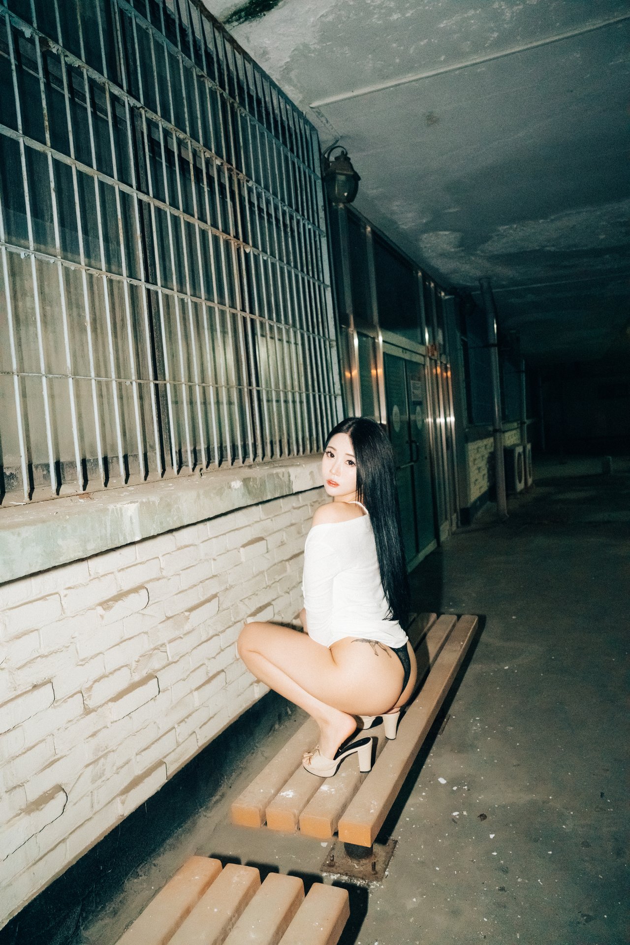 Jeong Bomi 정보미, [Loozy] Night Roads Set.02