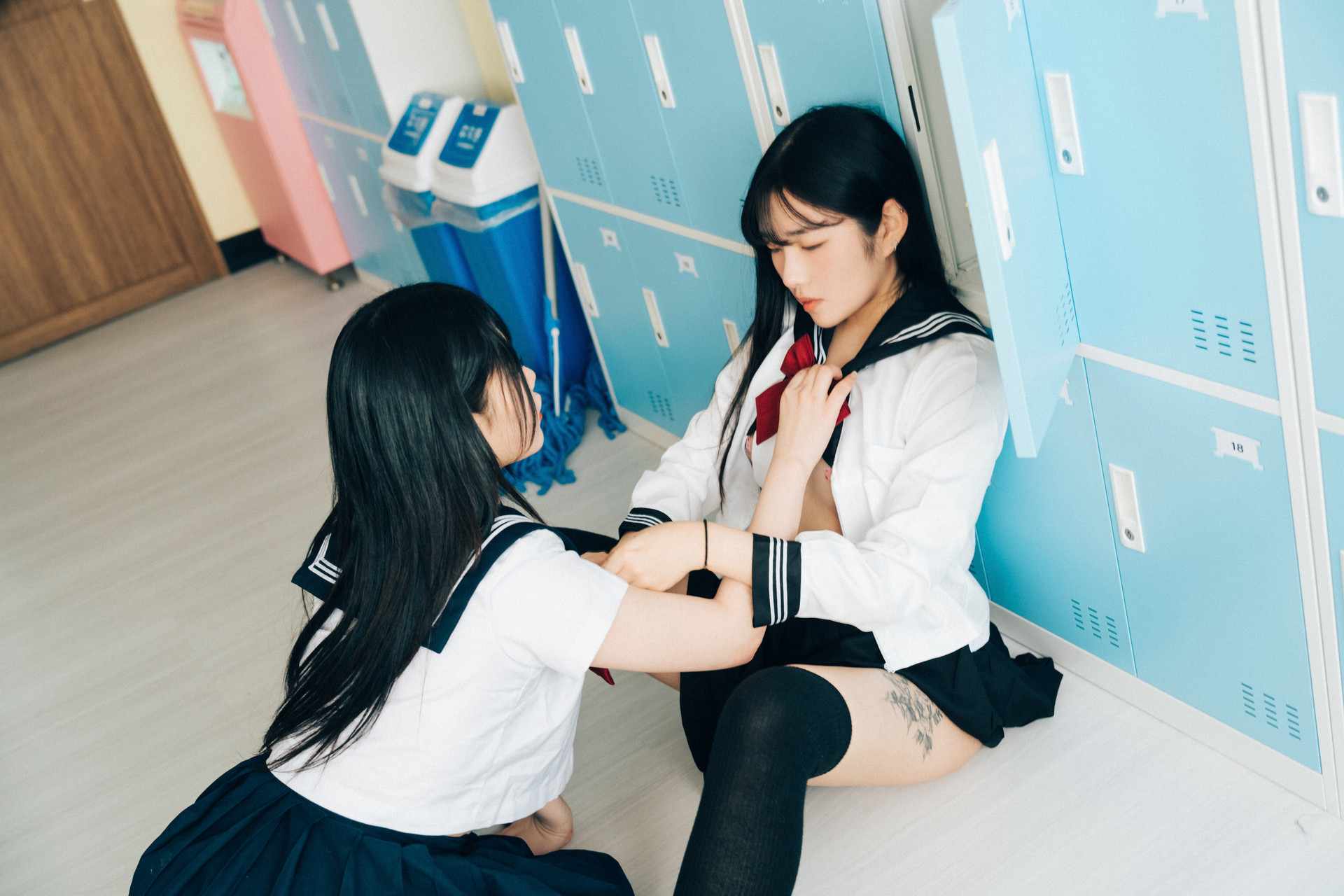 ZIA.Kwon 권지아, Sonson 손손, [Loozy] Bitch Academy Hard Set.01
