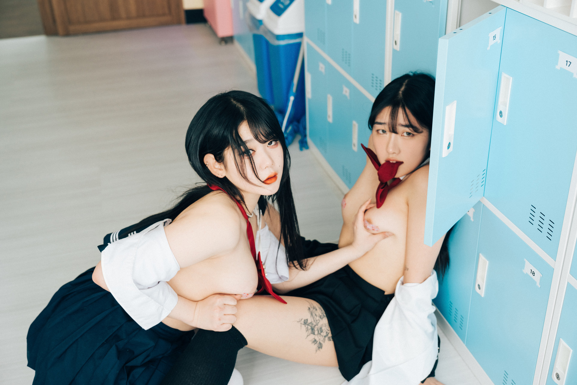 ZIA.Kwon 권지아, Sonson 손손, [Loozy] Bitch Academy Hard Set.01