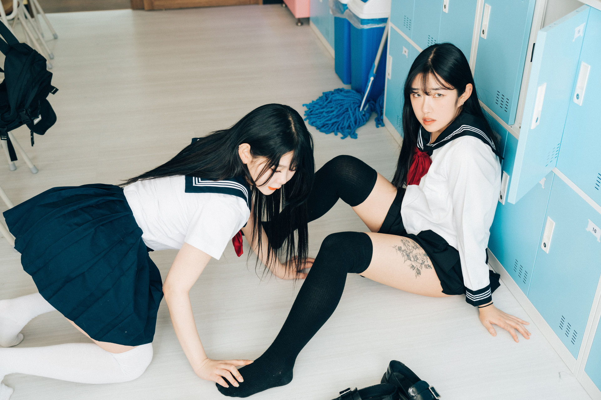 ZIA.Kwon 권지아, Sonson 손손, [Loozy] Bitch Academy Hard Set.01