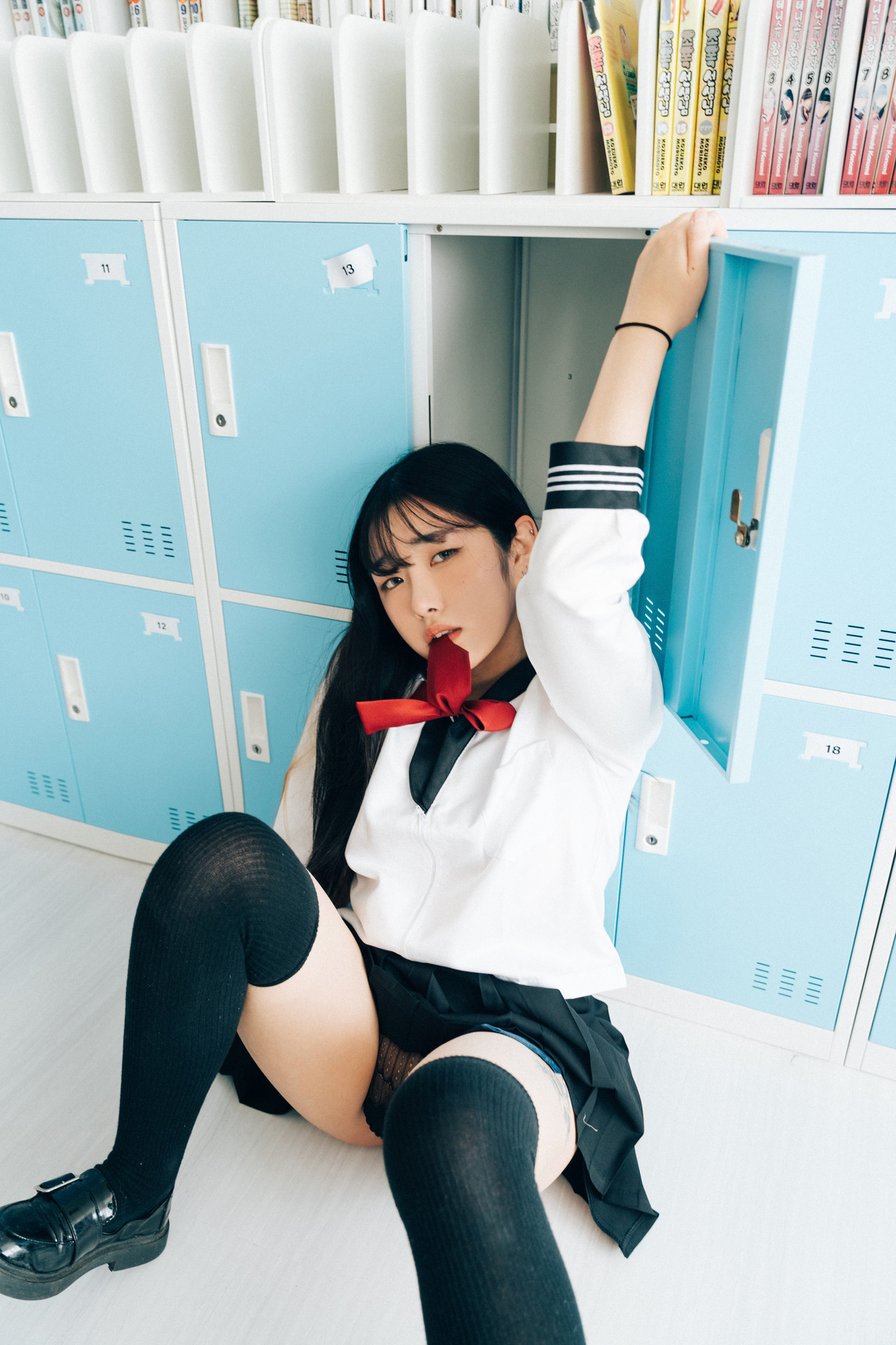 ZIA.Kwon 권지아, Sonson 손손, [Loozy] Bitch Academy Hard Set.01