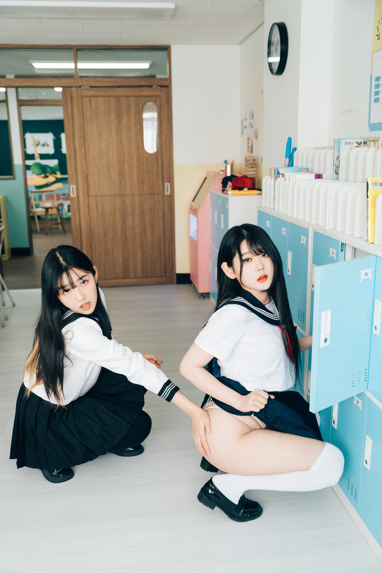ZIA.Kwon 권지아, Sonson 손손, [Loozy] Bitch Academy Hard Set.01