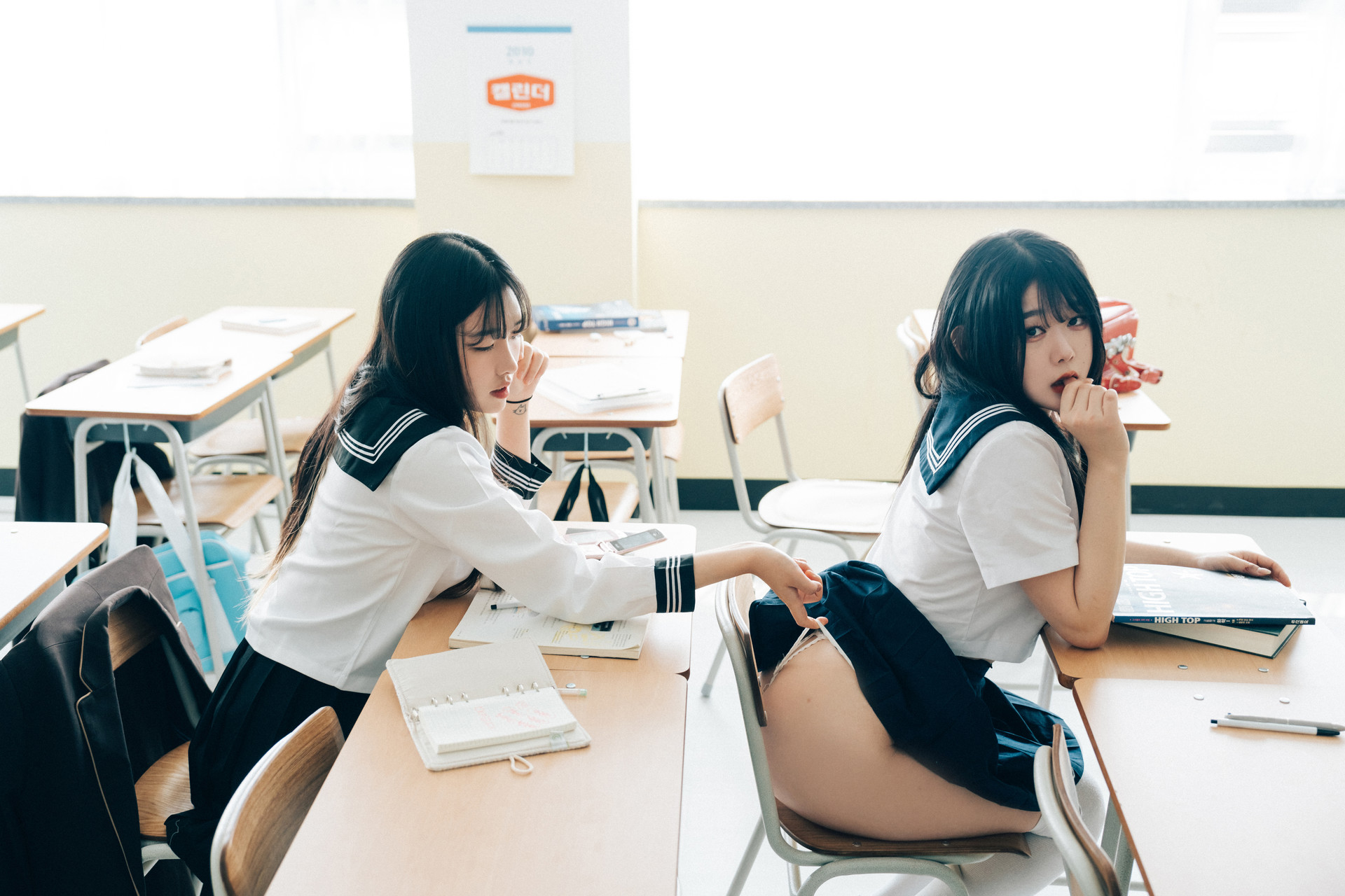 ZIA.Kwon 권지아, Sonson 손손, [Loozy] Bitch Academy Hard Set.02