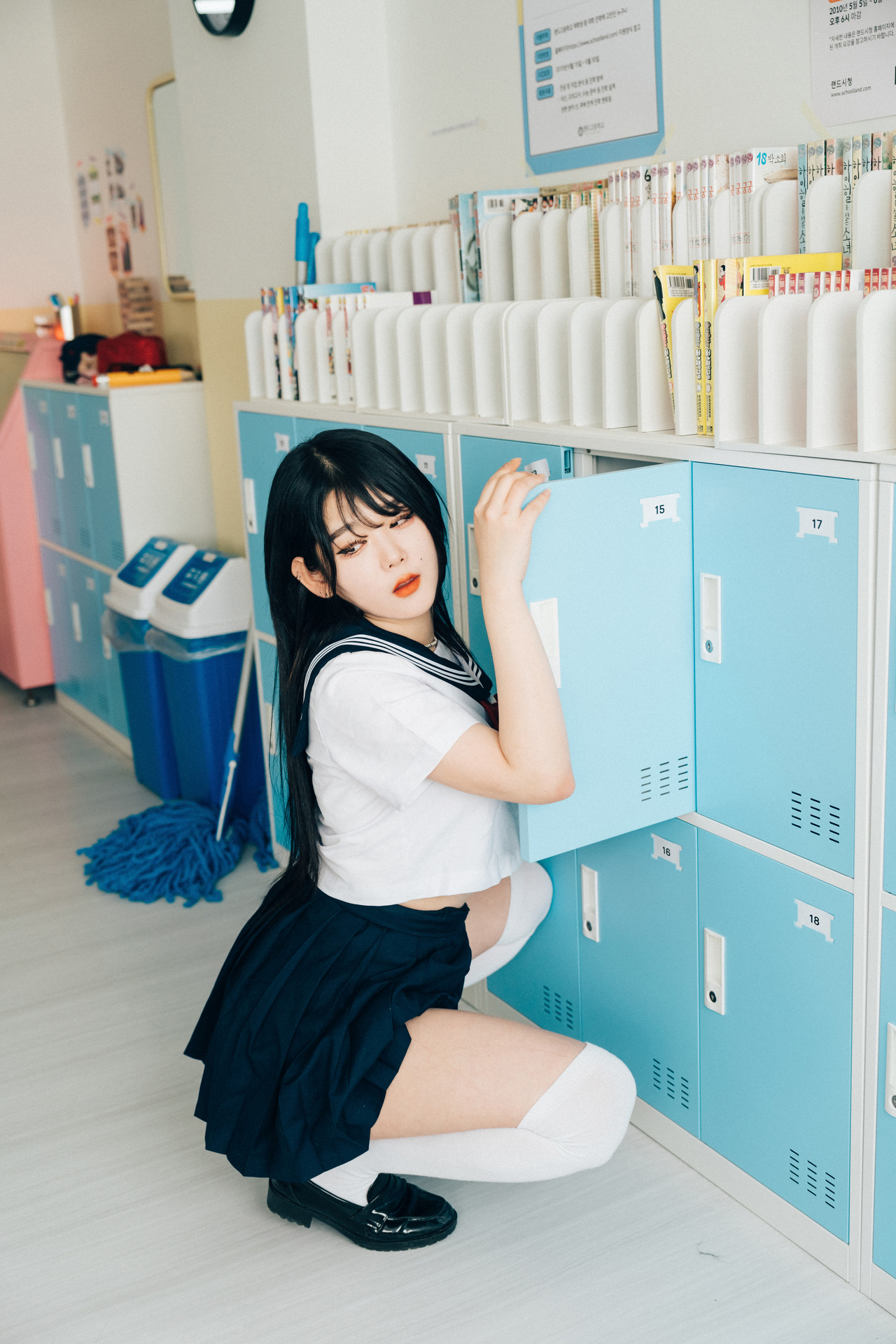 ZIA.Kwon 권지아, Sonson 손손, [Loozy] Bitch Academy Hard Set.02