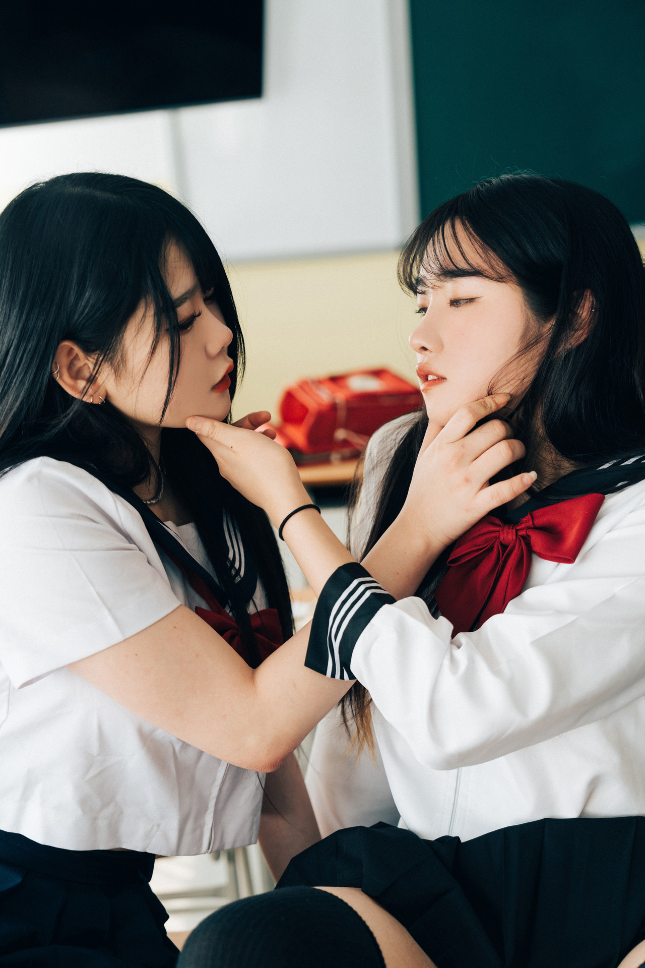 ZIA.Kwon 권지아, Sonson 손손, [Loozy] Bitch Academy Hard Set.03